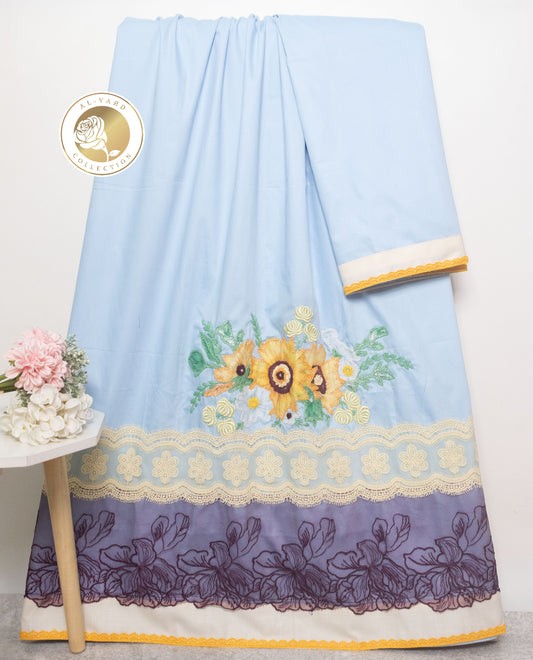 Light Blue Rida With Smart Dark Lacing & Floral Bunch In Centre