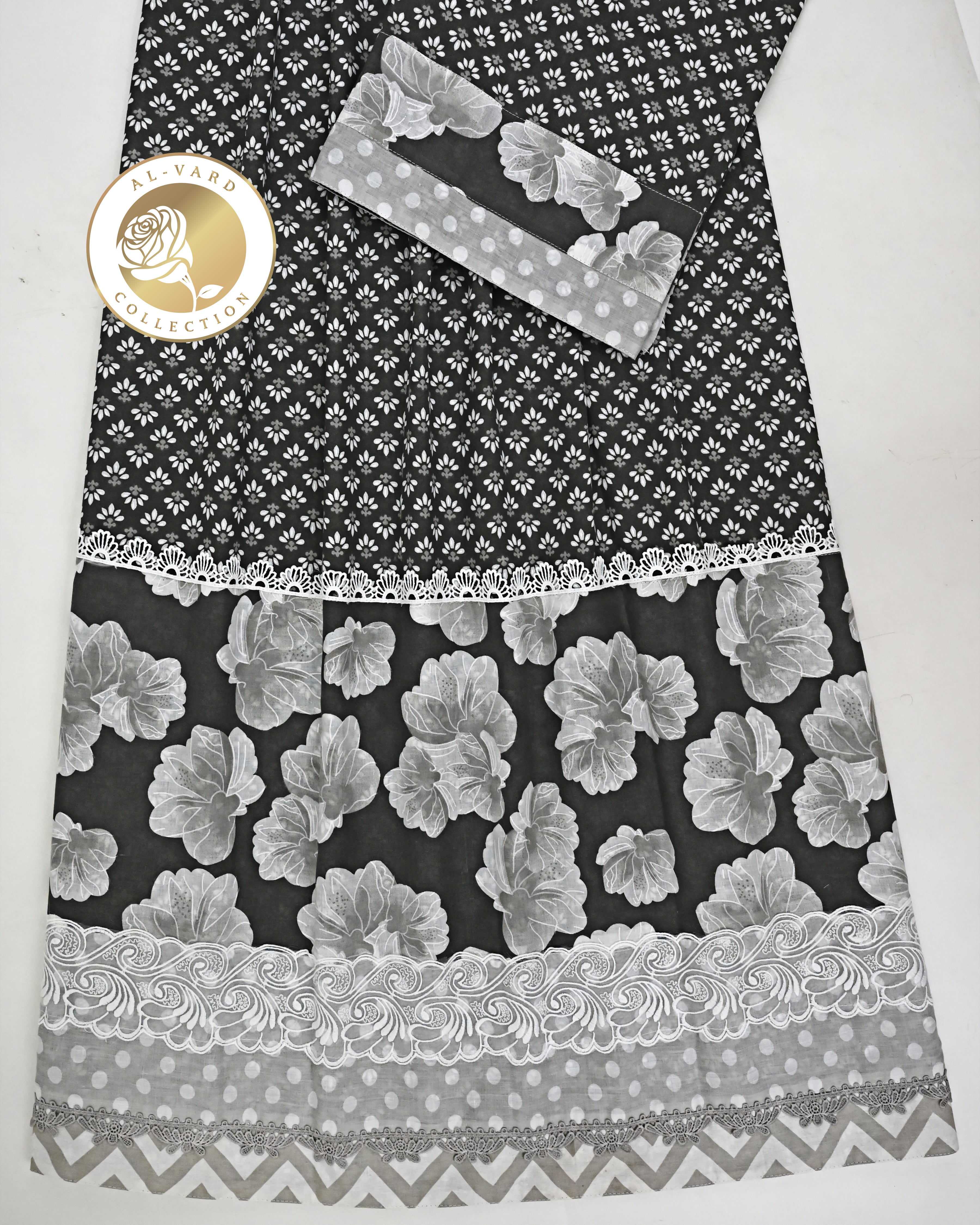 Black & White Floral Print Batik Rida With Smart Floral Panel & Smart Lace