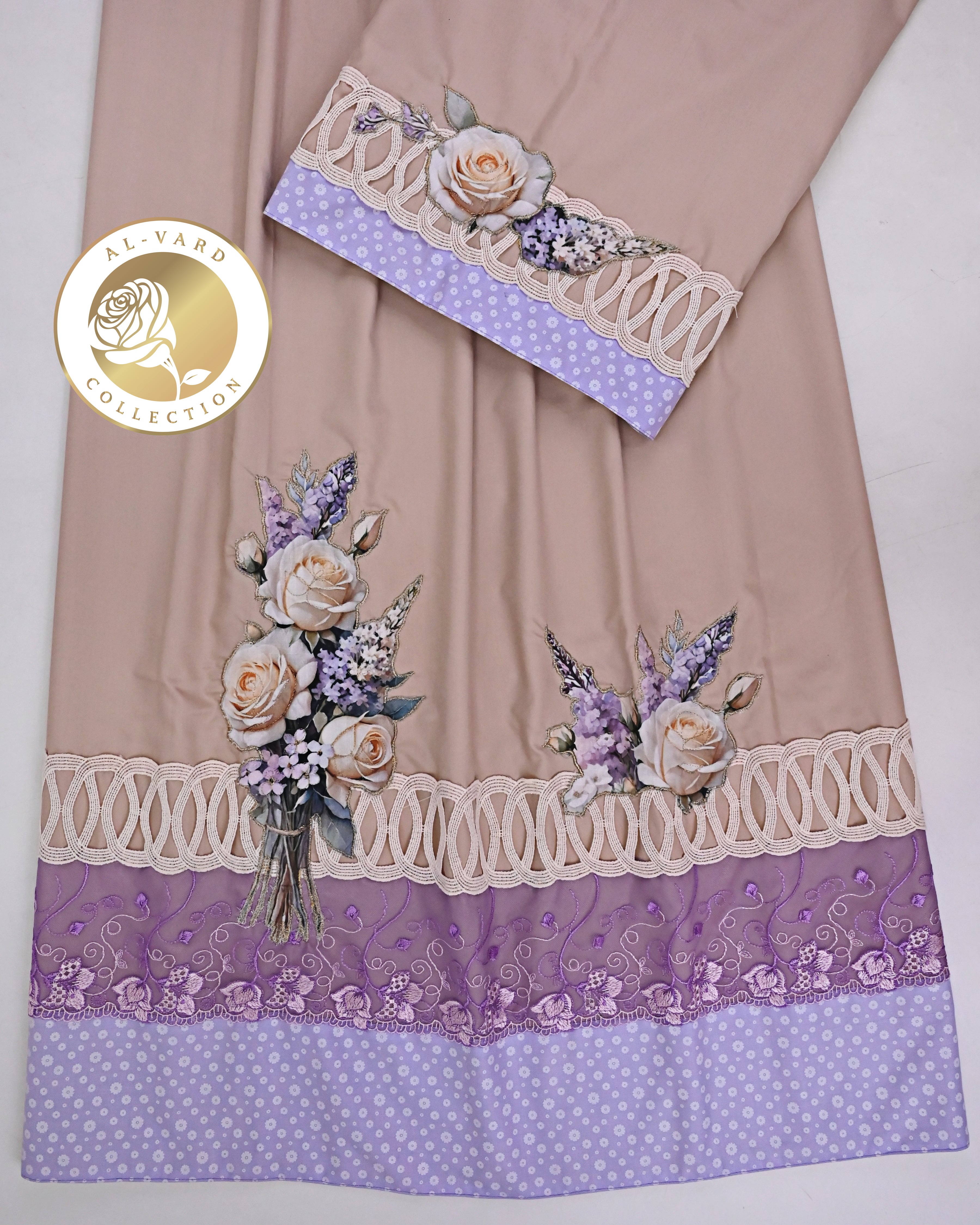 Dusty Rose Rida With Smart Lace Panel & Floral Applique Work