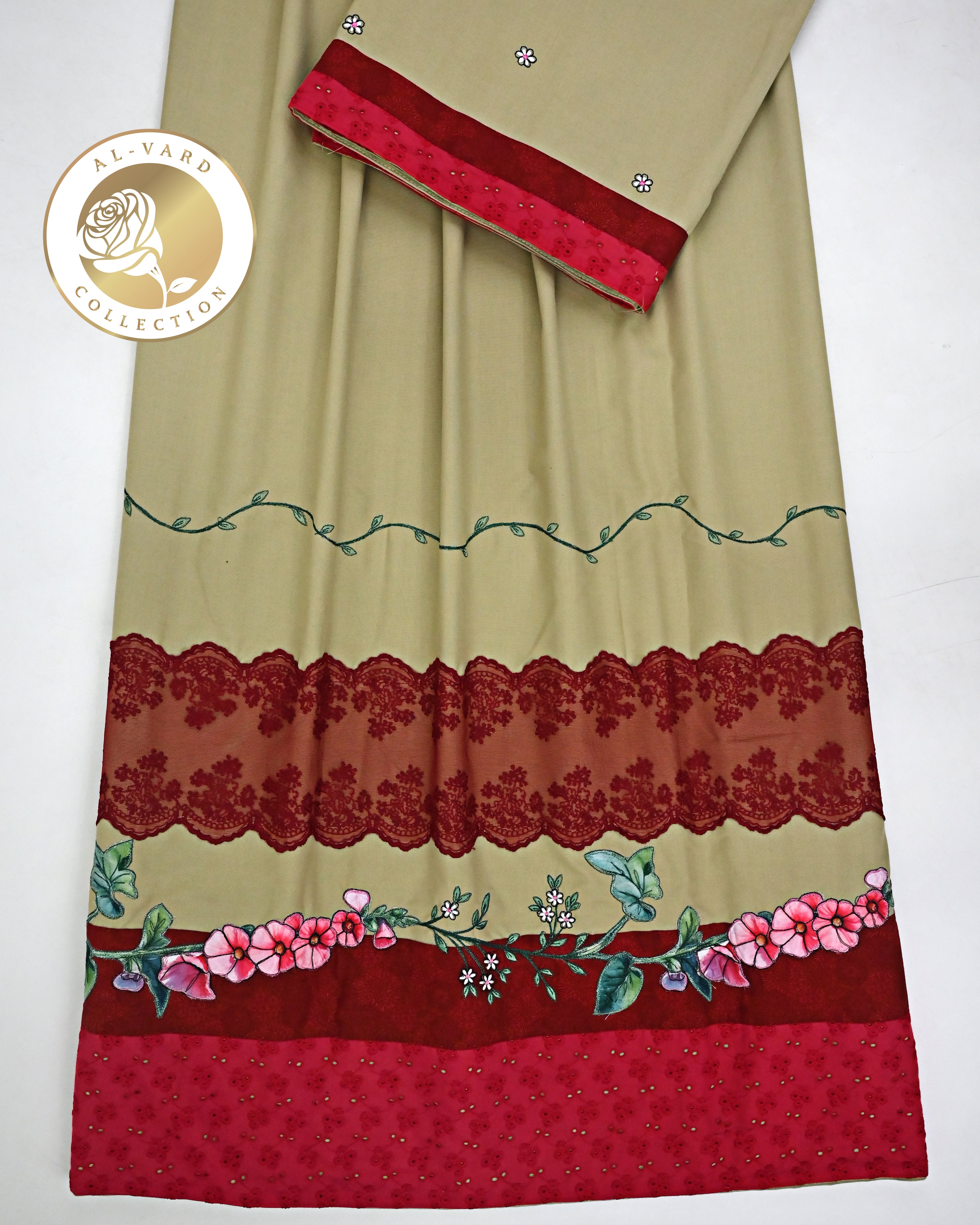 Sage Green Rida With Red Lace Hakoba Panel & Smart Floral Border Work
