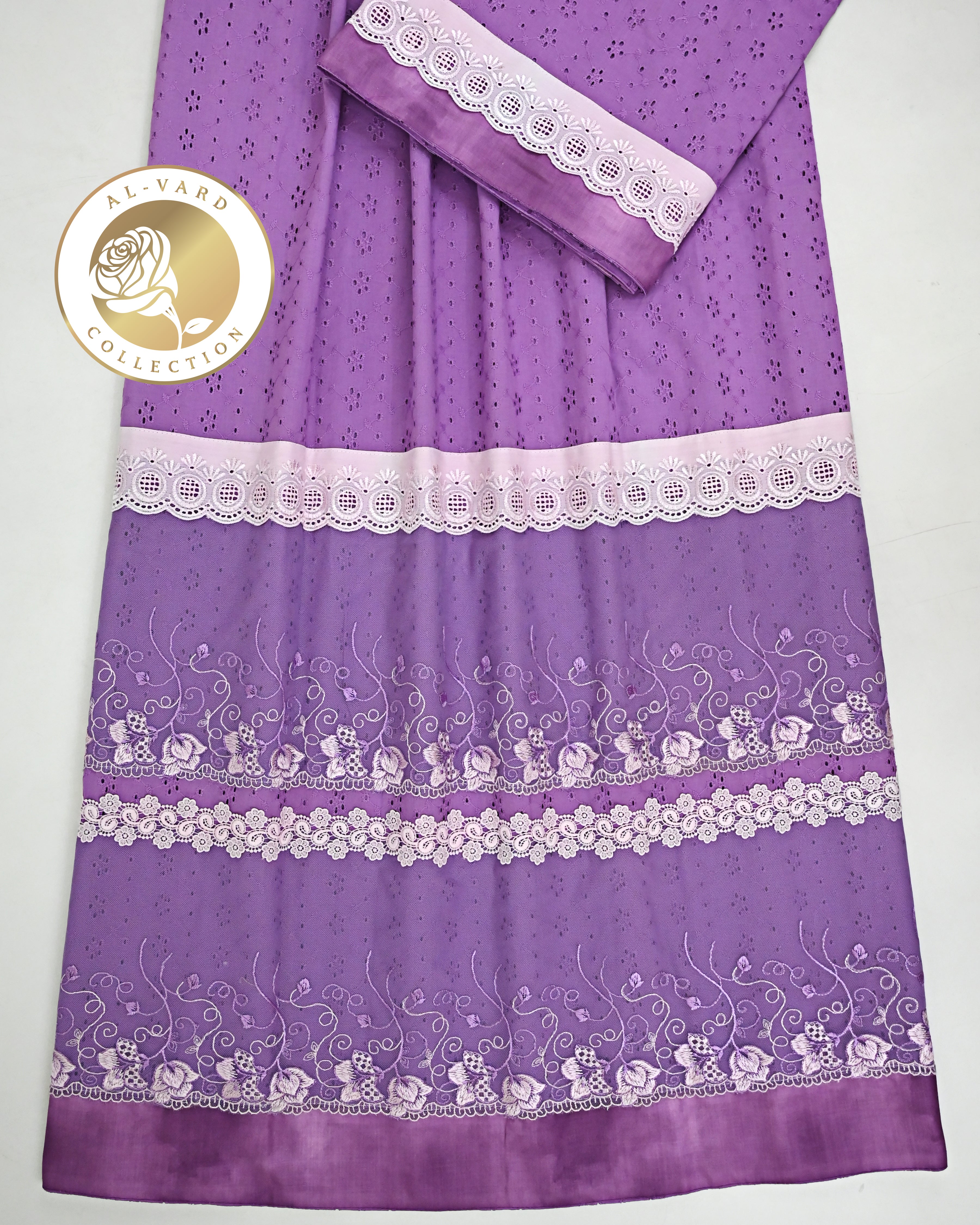 Royal Purple Hakoba Rida With Smart & Beautiful Floral Lace