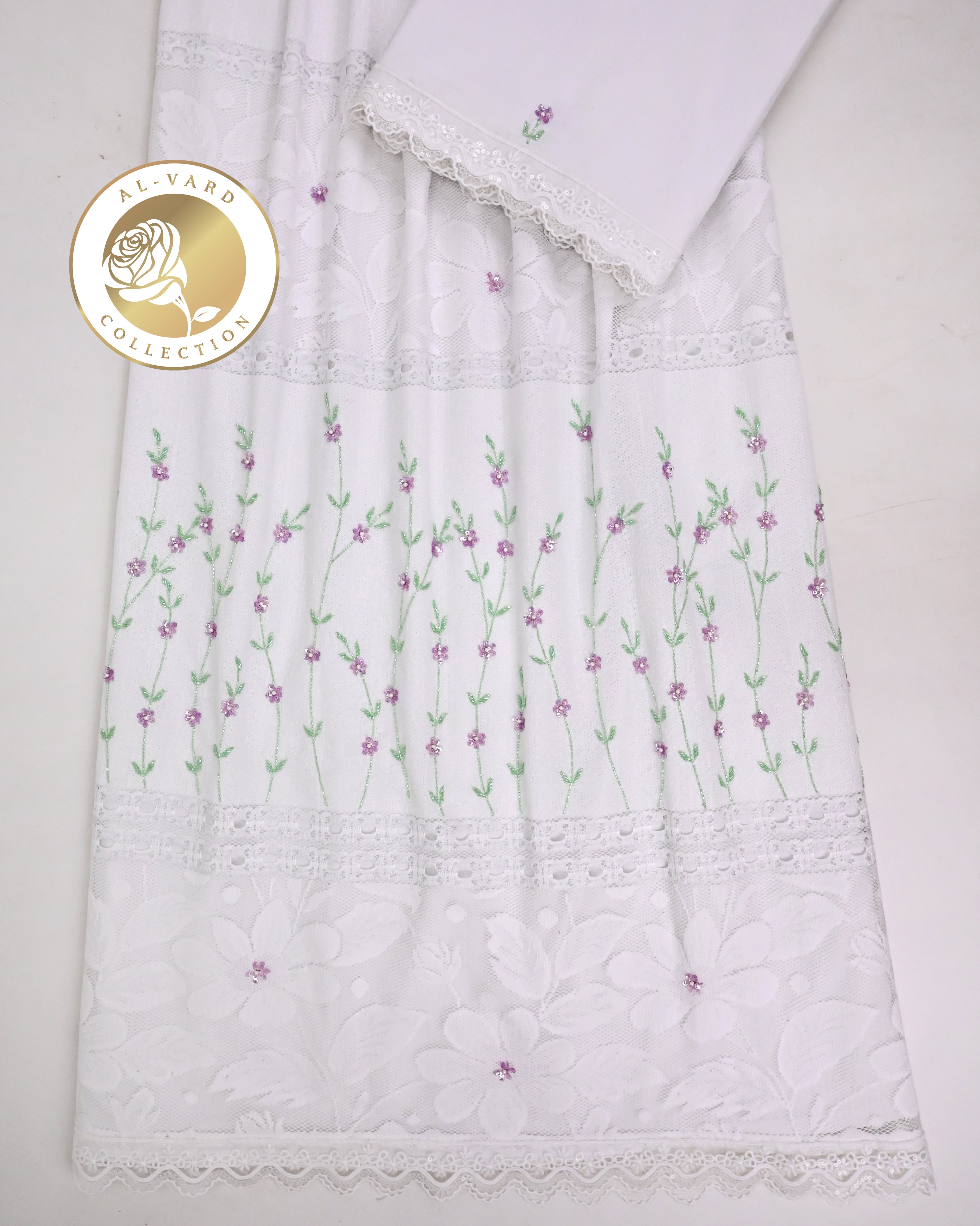 MIlky White Heavy Material Rida With Heavy Look Floral Lace & Floral Aari Work All Over