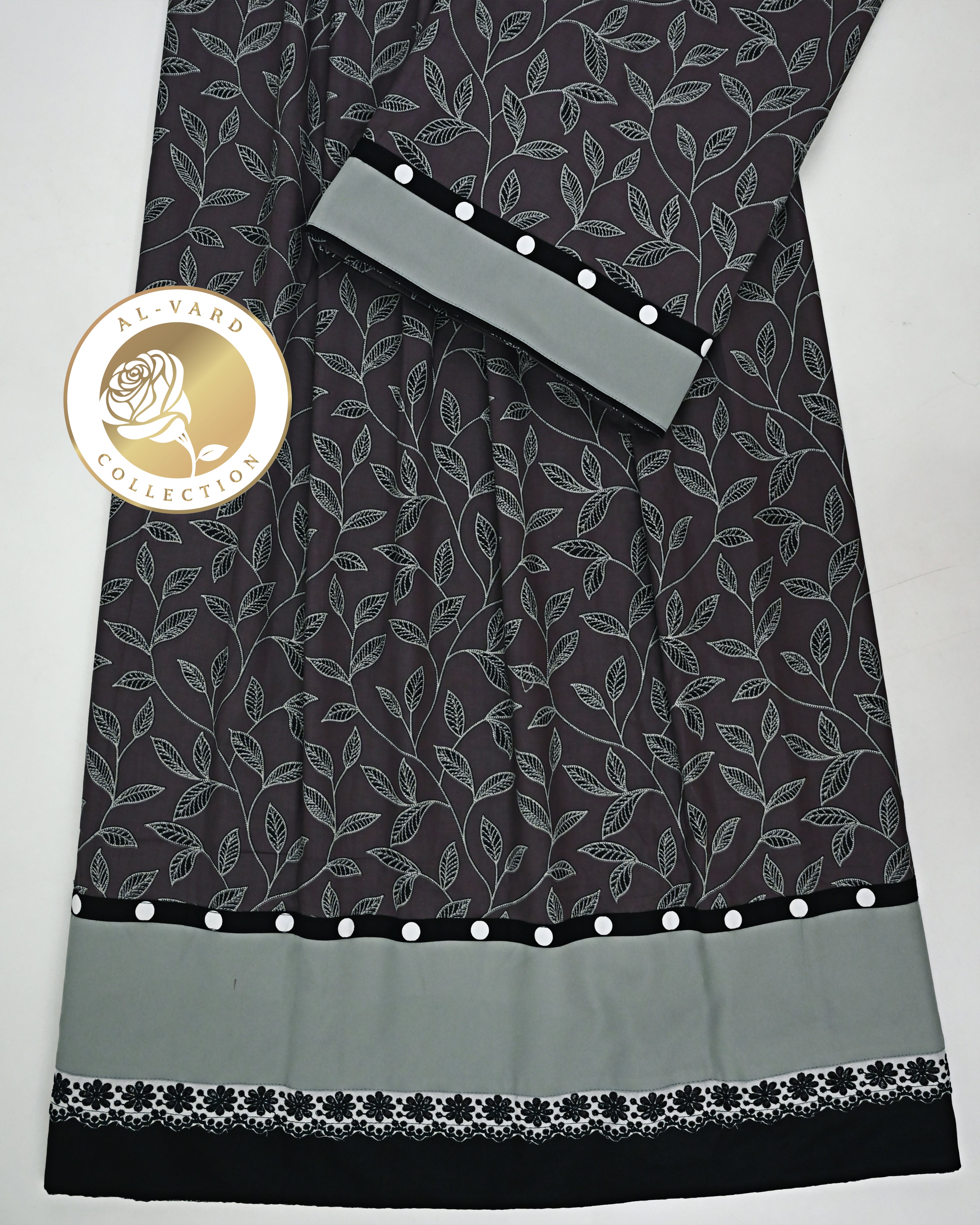 Dark Charcoal Grey Self Leafy Print Rida With Smart Grey Panel & Smart Dark Lace-1500/-