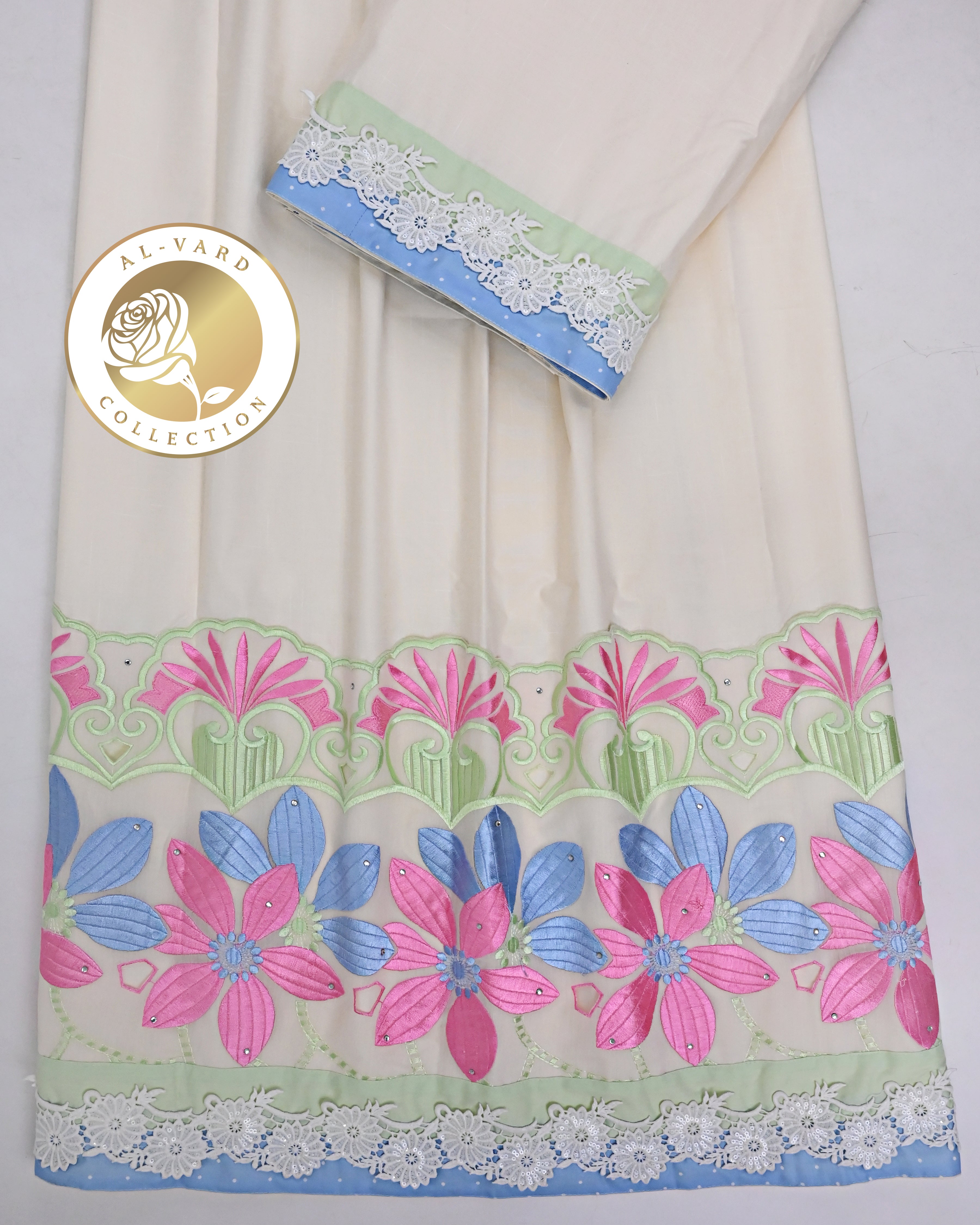 Ivory Rida With Multi Floral Lace & Smart Look White Lace