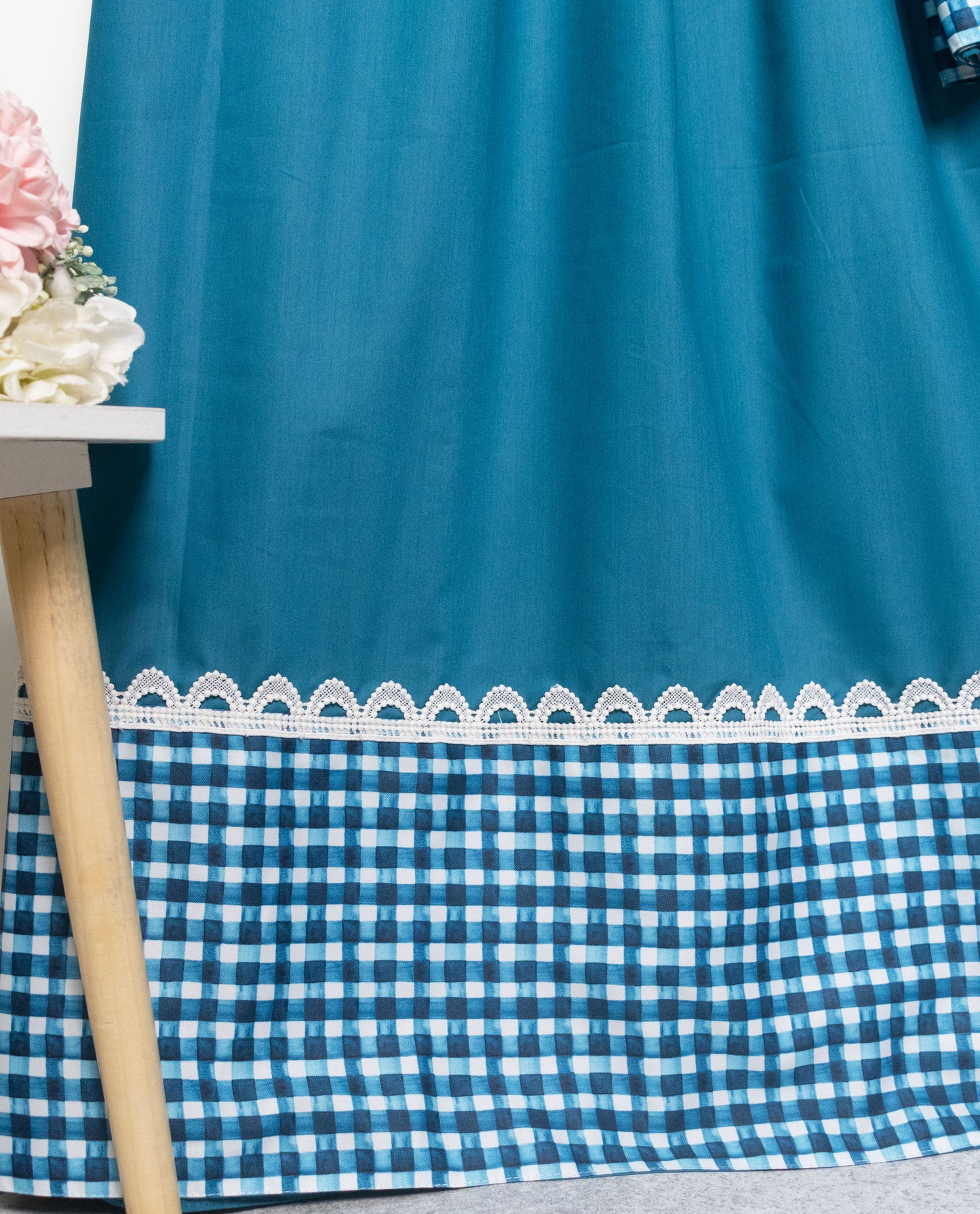 Turquoise Rida With Smart Checks Panel & Lace