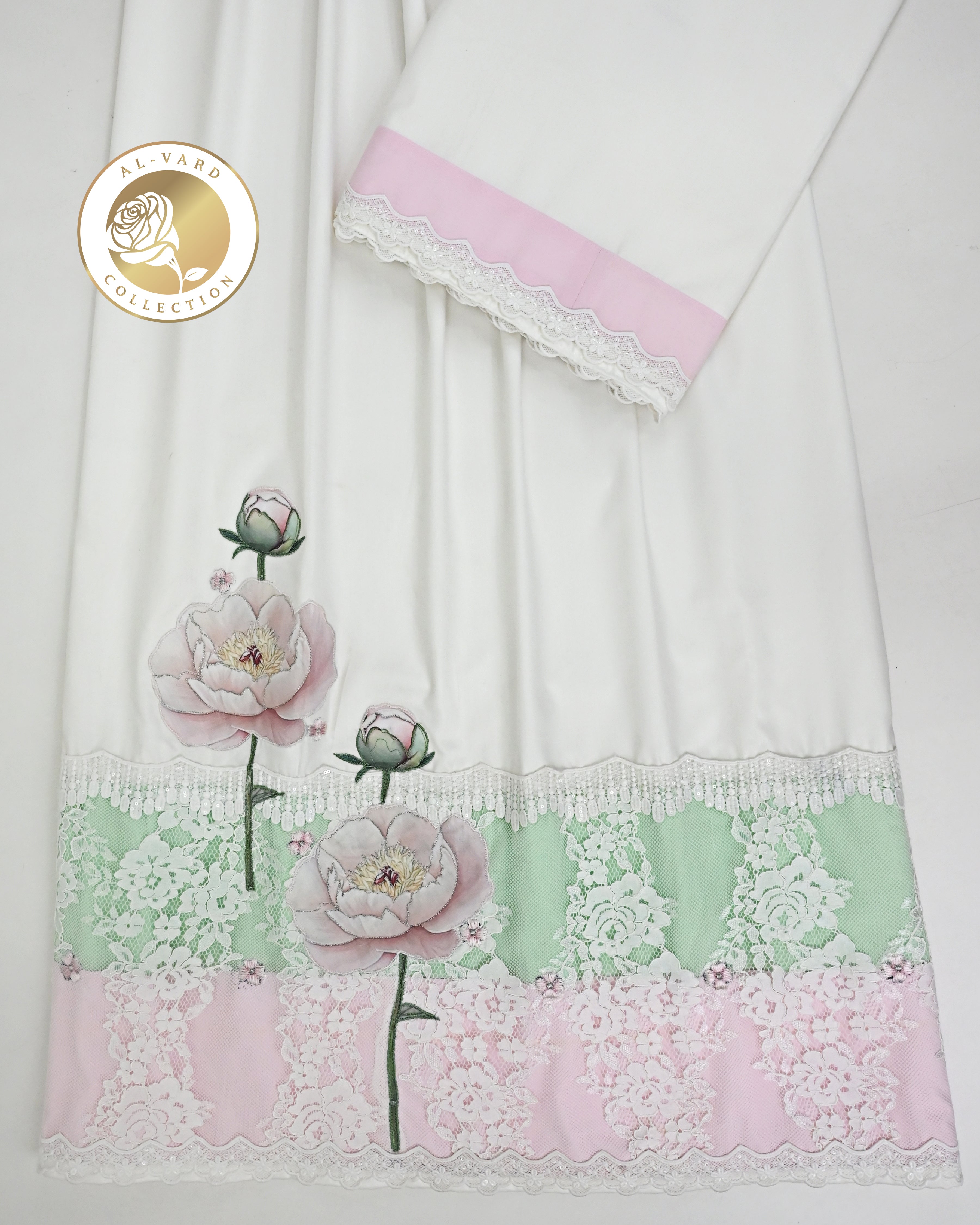 Ivory Rida With Green Baby Pink Panel Smart Lacing & Smart Floral Applique On Lace