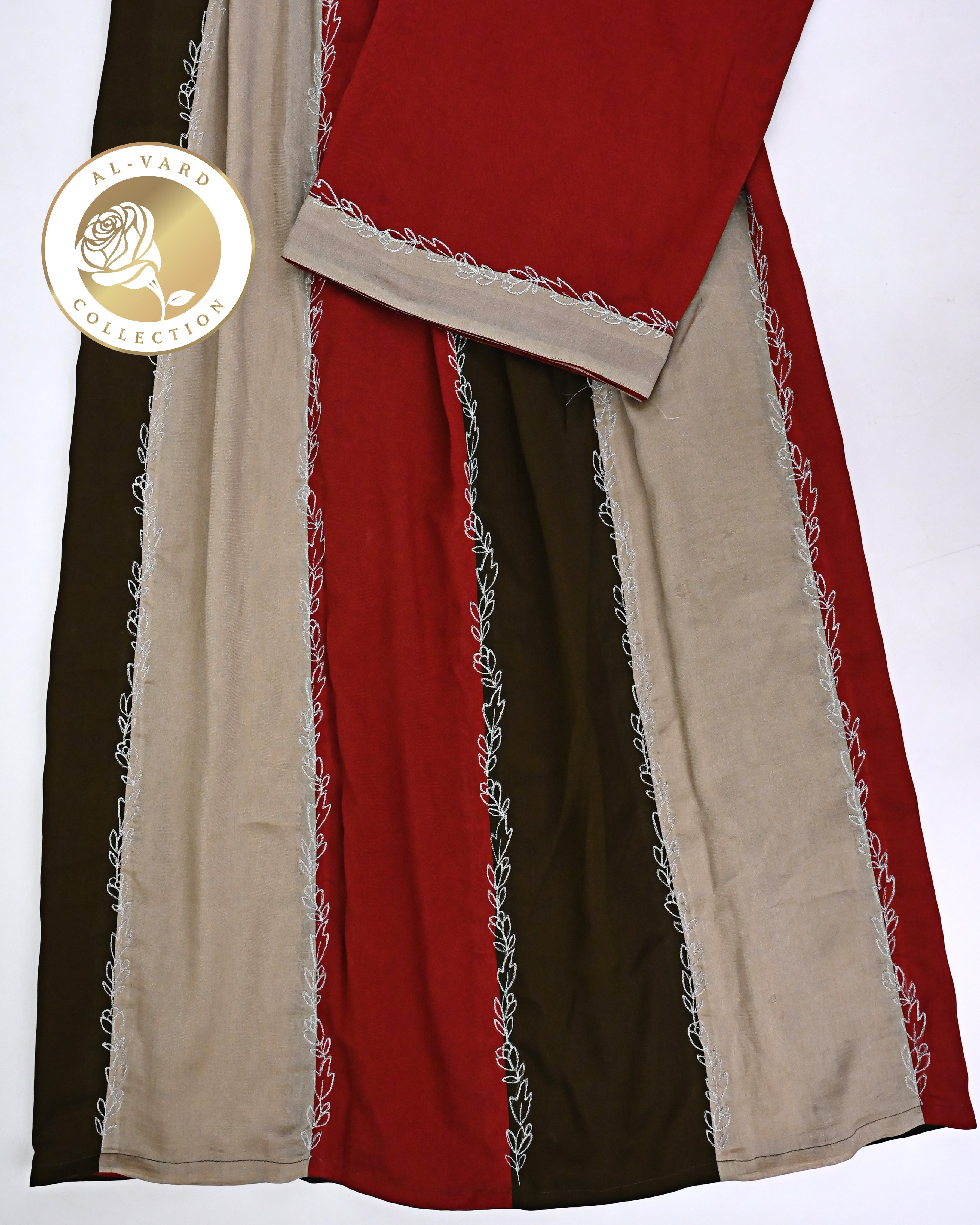 Black Beige Dark Red 90grm Silk Rida With Smart Pattern & Smart Embroidery Border-2900/-