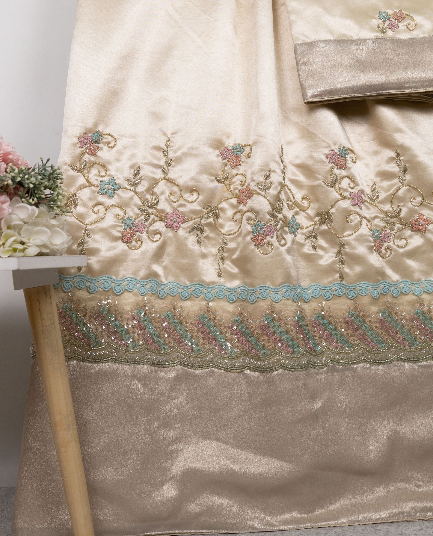 Light English Gold Rida With Golden Panel Heavy Look Lace & All Over Aari Work Border