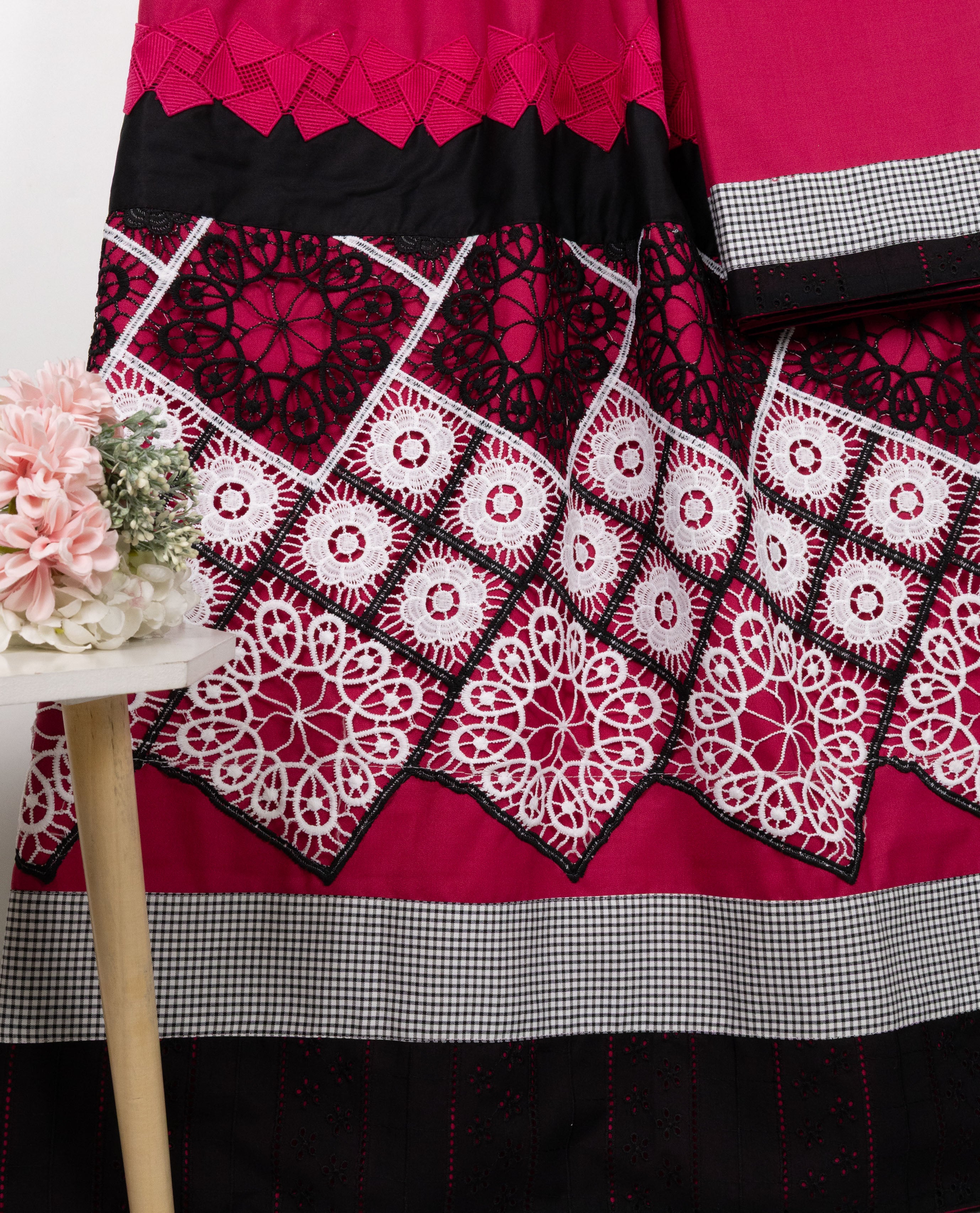 Fuchsia Rida With Smart Designed Pattern Panel Smart Lacing & Cheks Plain Patta