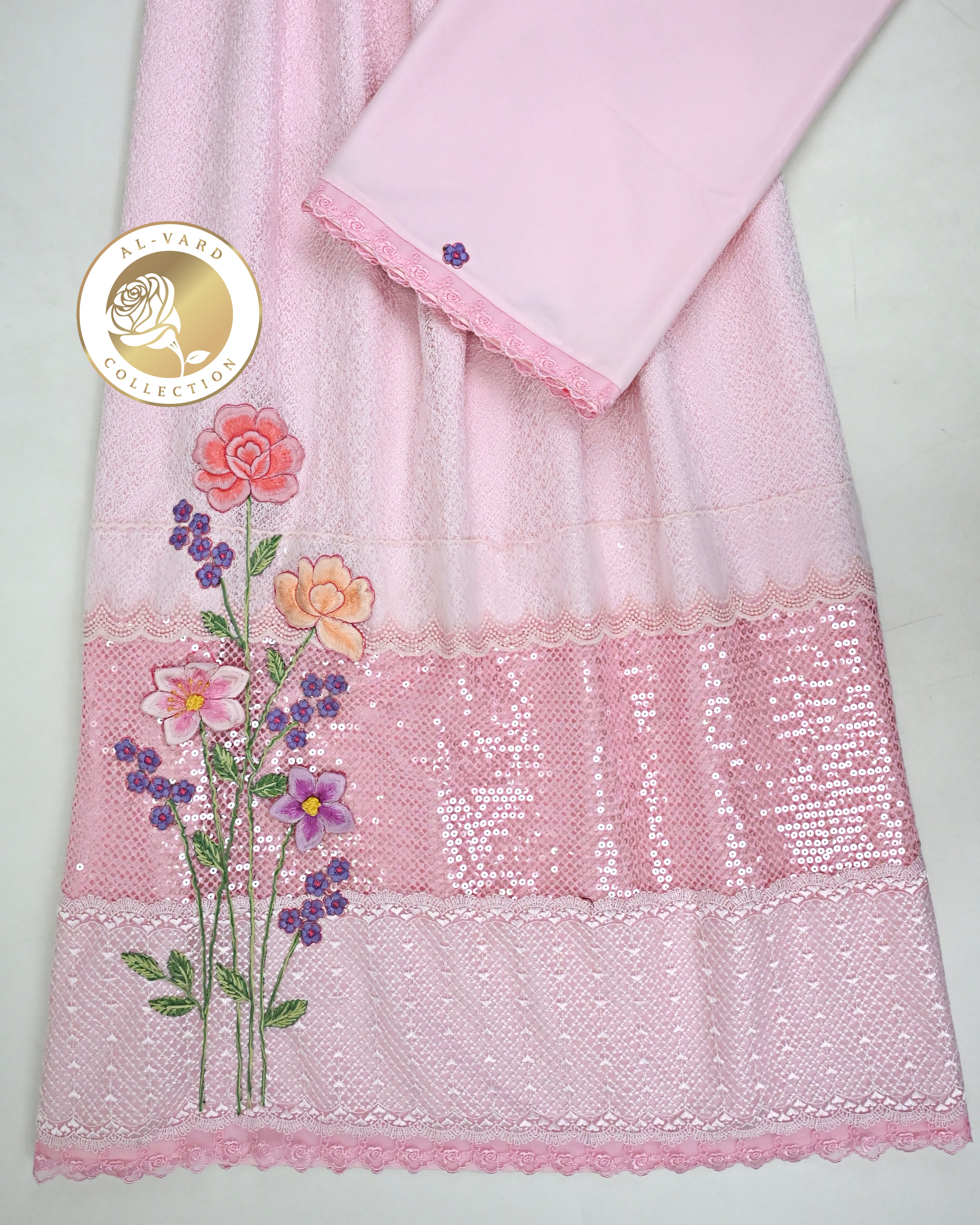 Baby Pink Heavy Material Rida With Smart Shining Tikri Panel Floral Work