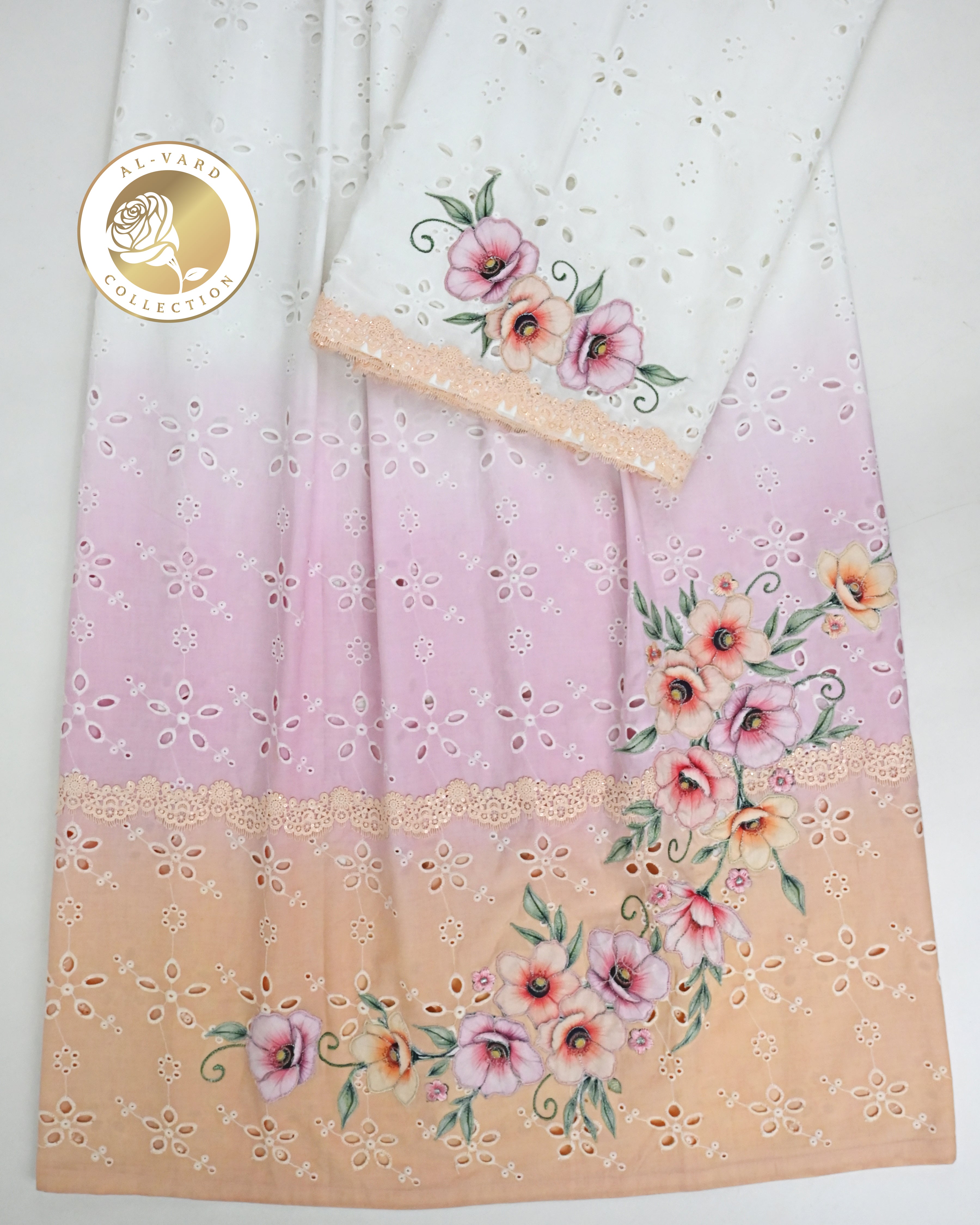 Tri Color Ombre Hakoba Rida With Smart Floral Applique With Embroidery Work