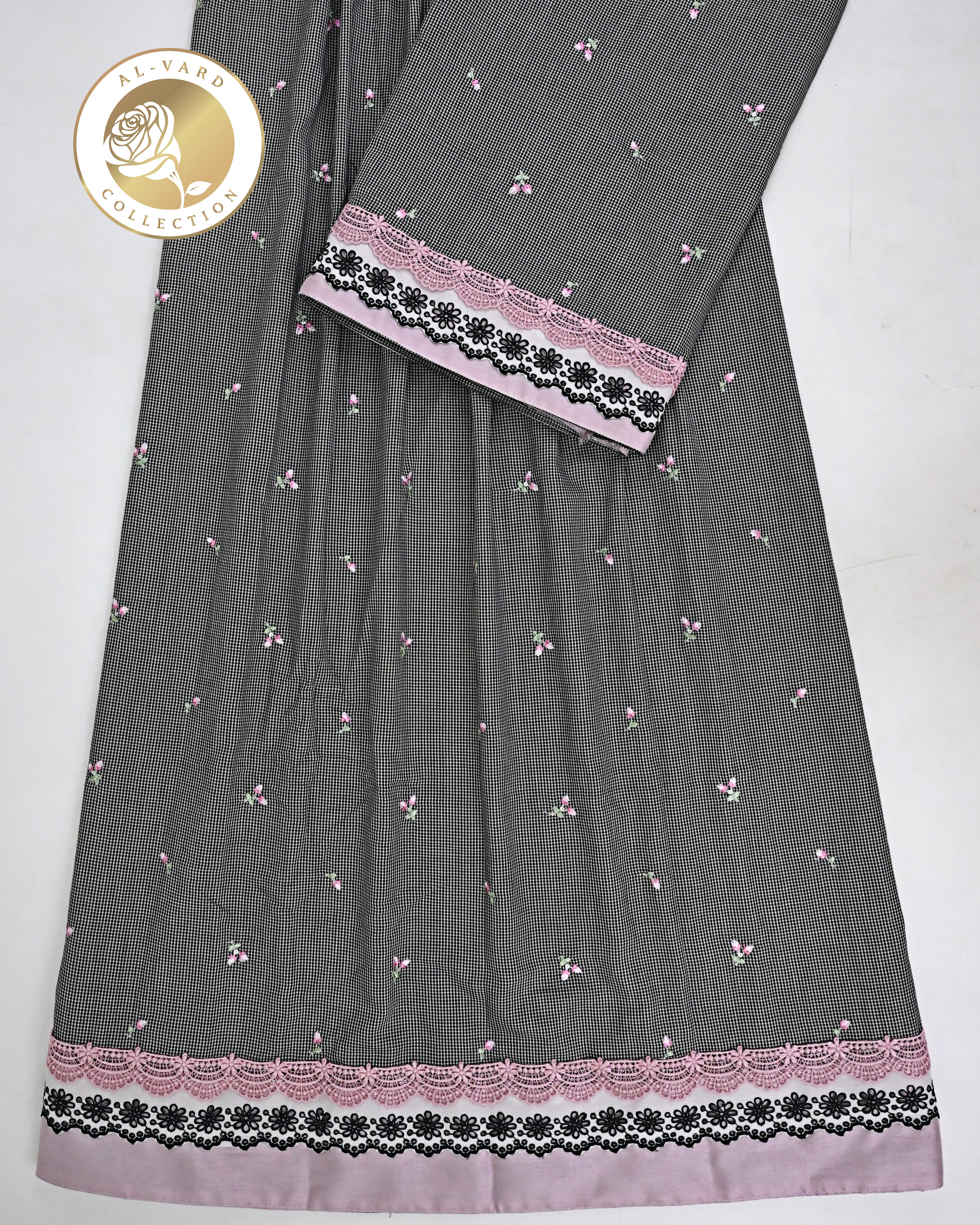 Black White Small Cheks Rida With Smart Lace Panel & All Over Floral Booties