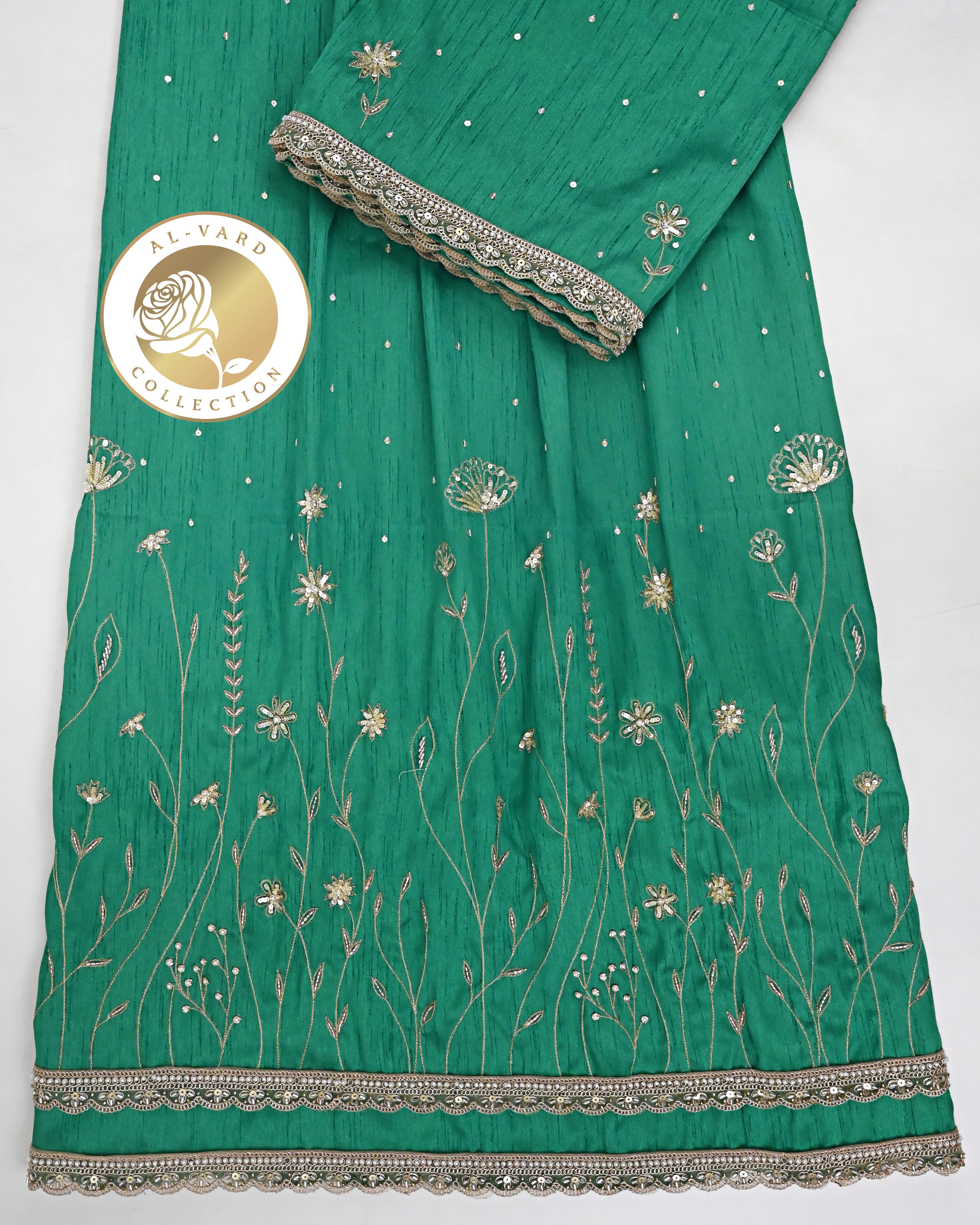 Emerald Green Rida With Floral Golden Aari Work & Golden Lace