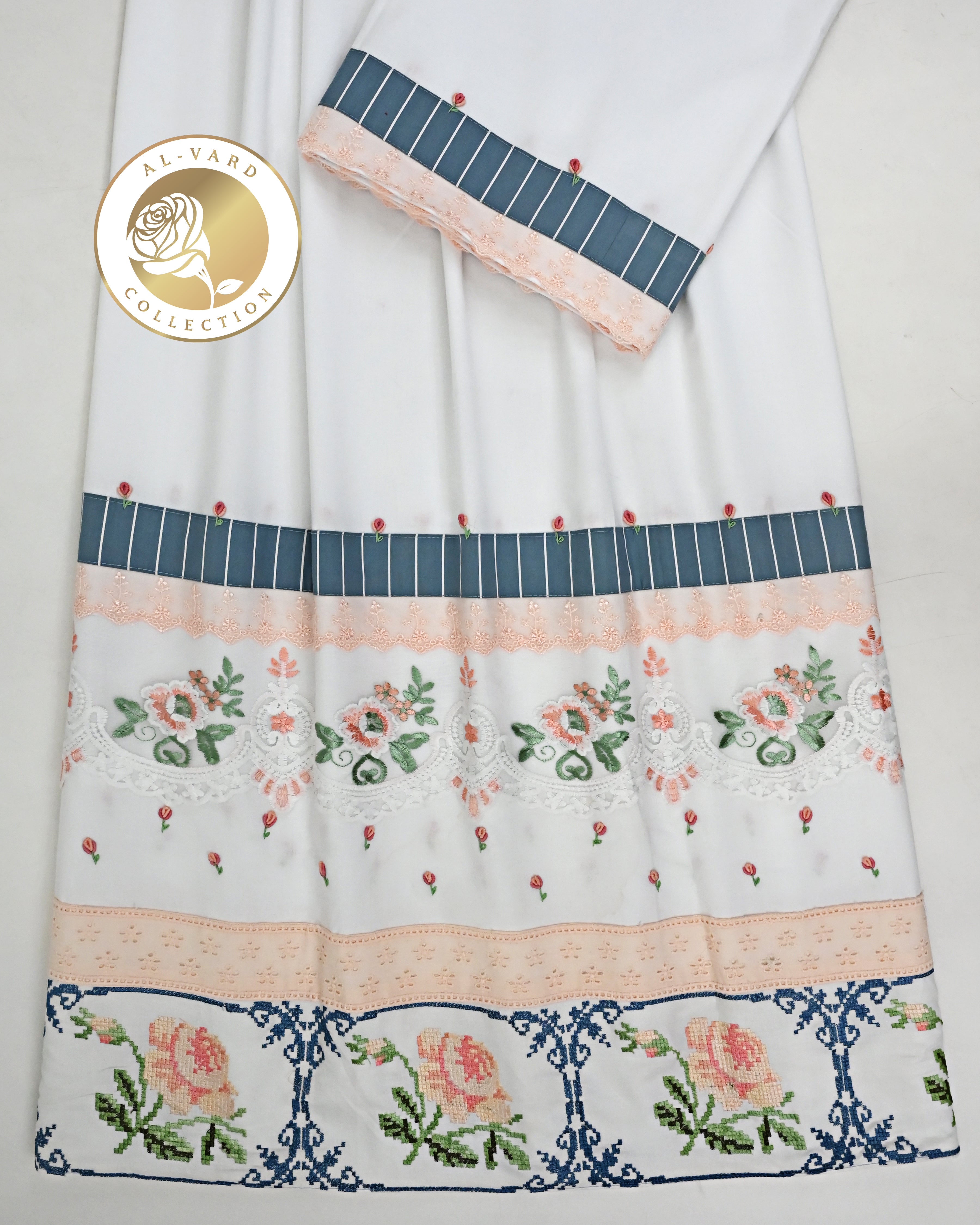 Off White Rida With Smart Panel Smart Floral Lace Bullion Work & Smart Imported Crossstich Belt