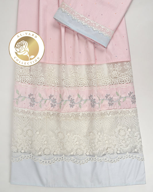 Baby Pink Rida With Smart White Lace & Floral Aari Border