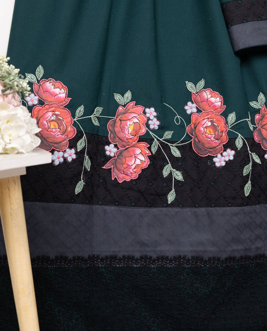 Dark Green Rida With Smart Floral All Over Work & Dark Lace Panel