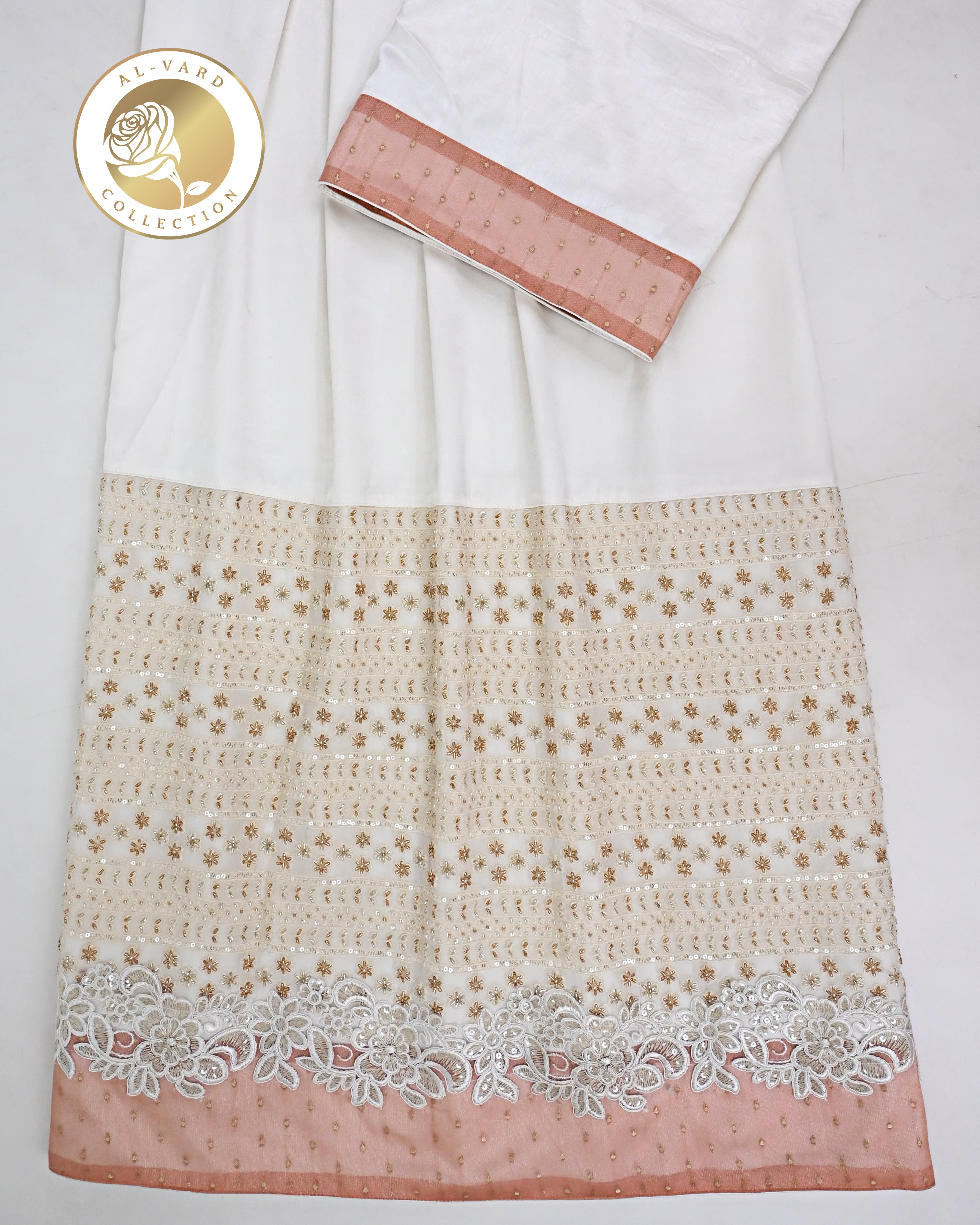 Ivory Rida With Heavy Look Golden Lace & Smart White Shining Lace & Panel