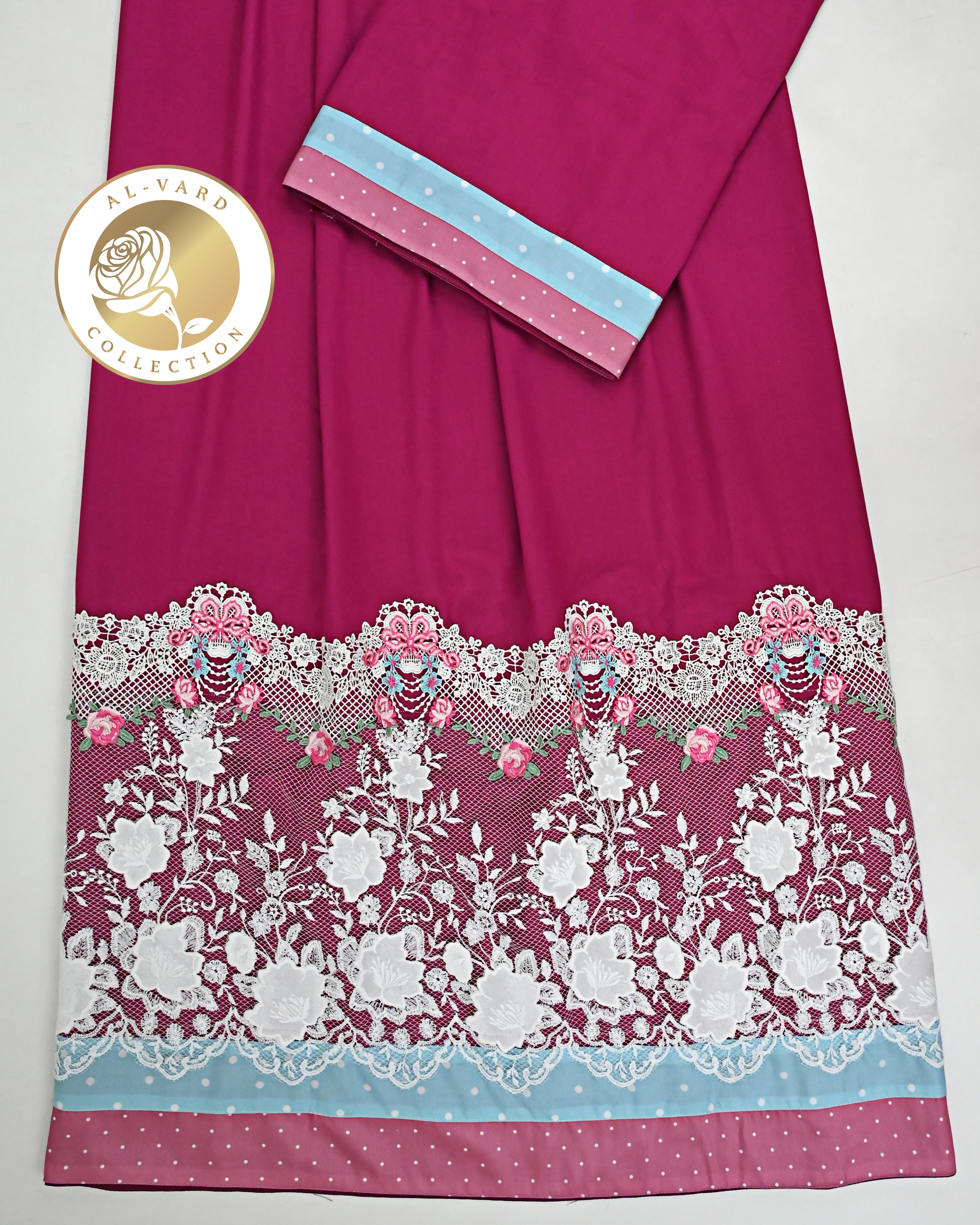 Deep Fuchsia Heavy Ruby Rida With Smart White Floral Lace & Dots Panel