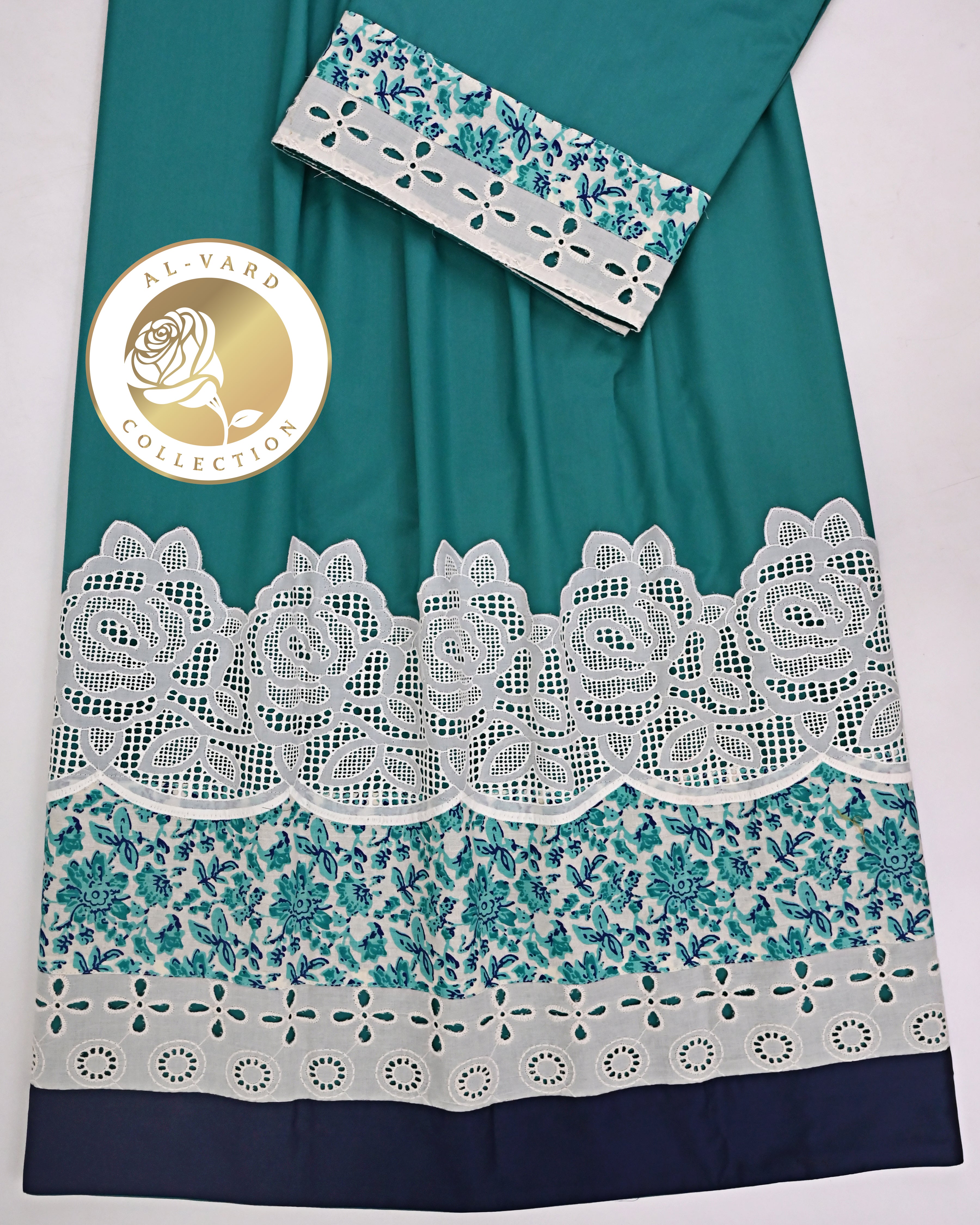 Bottle Green Rida With Smart Batik Print Panel & Smart Floral Lace