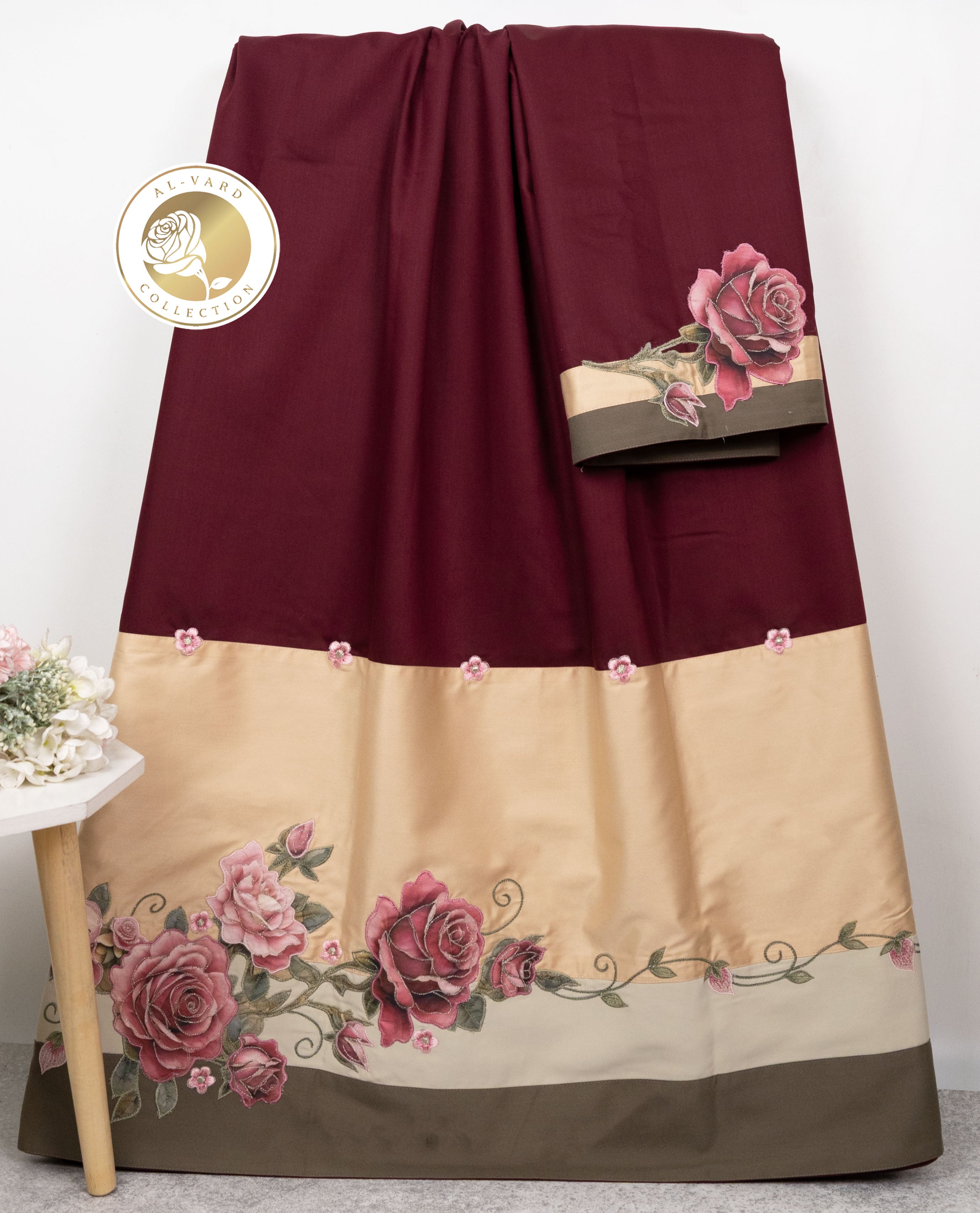 Maroon Rida With Tri Color Panel & Beautiful Floral Applique Embroidery All Over Mini Flower