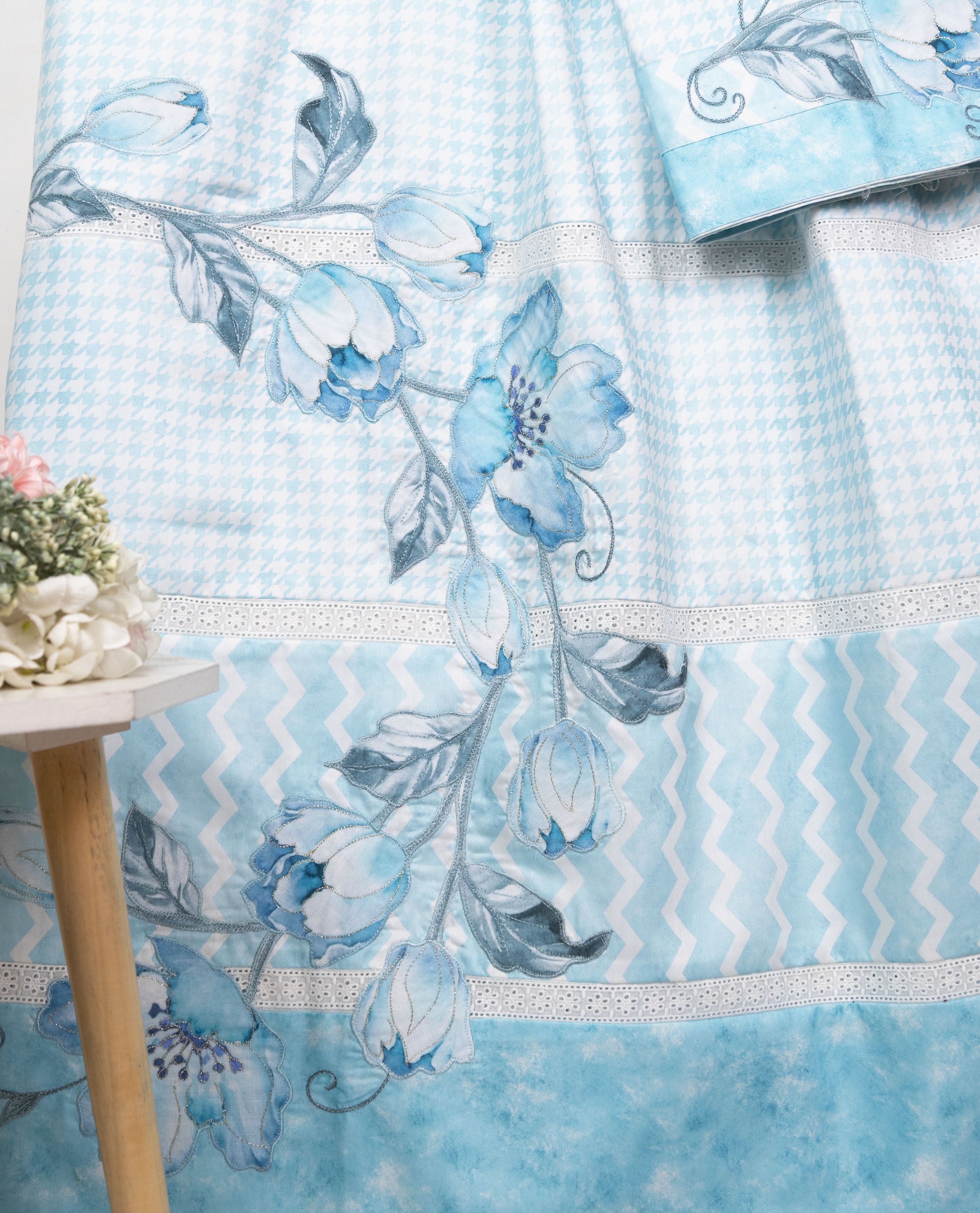 Blue White Checks Chevron Rida With Smart Pattern & Smart Floral Applique Work