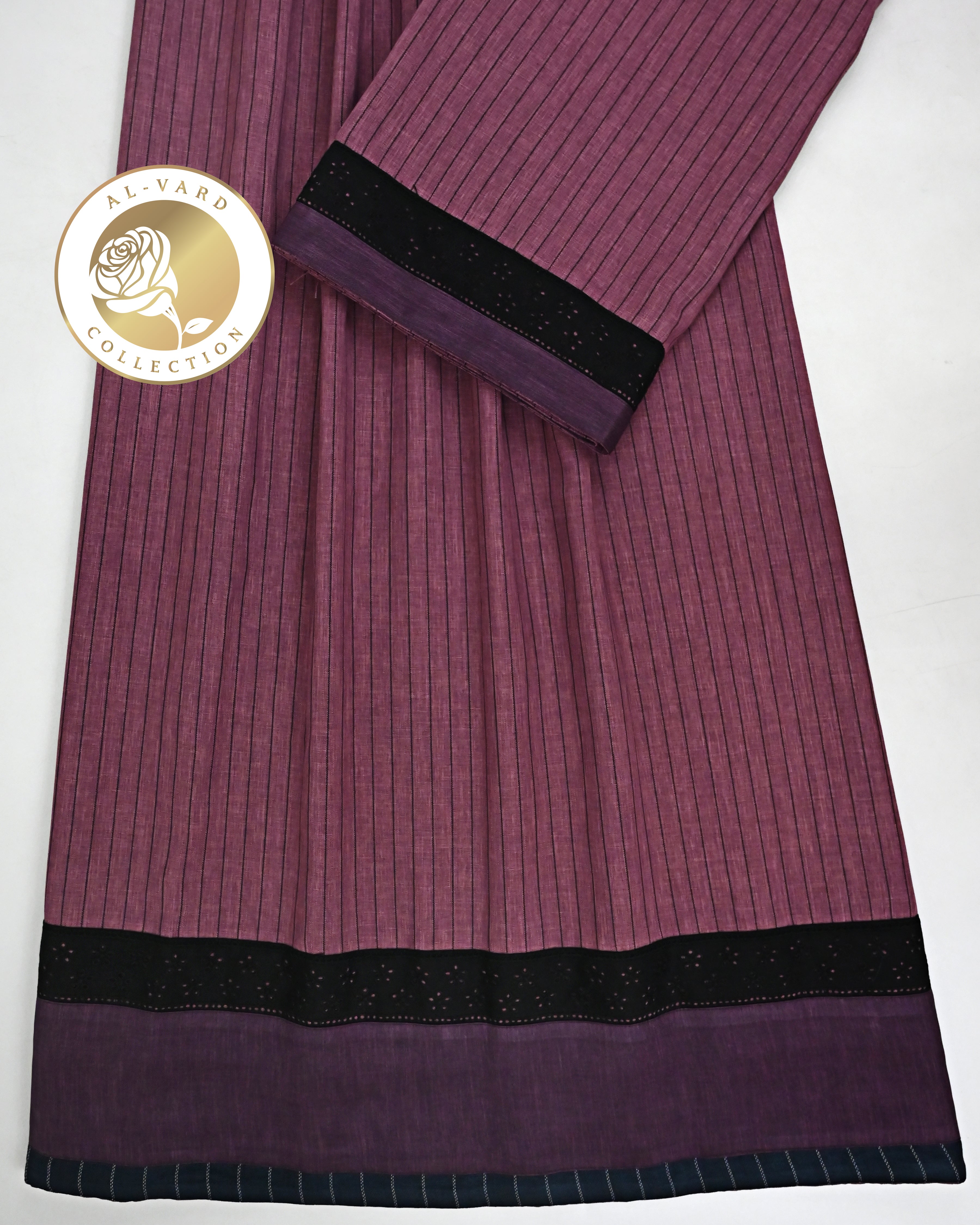 Dusty Berry Black Lining Rida With Smart Dark Purple Panel & Smart Black Patta