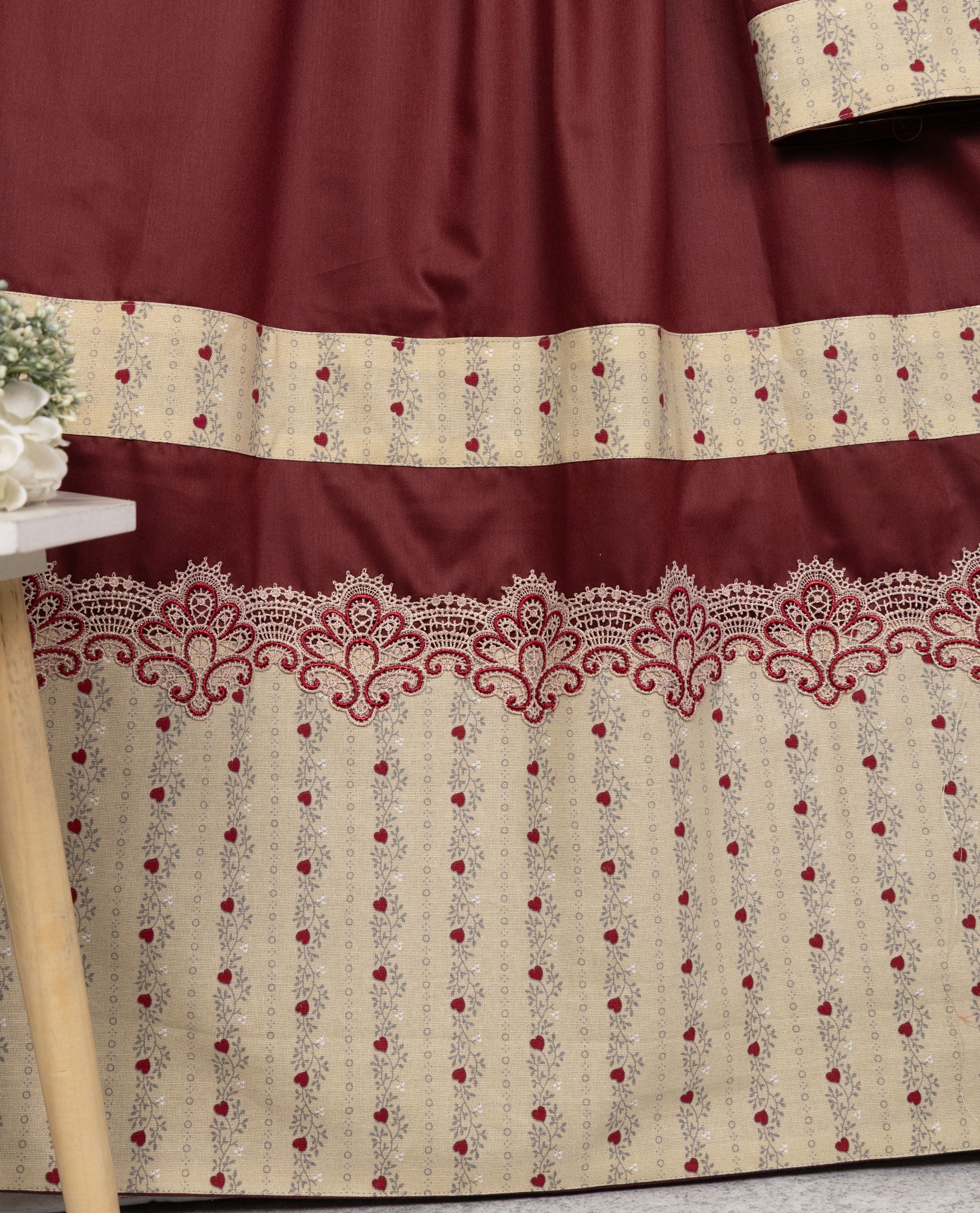 Deep Maroon Rida With Smart & Heavy Look Panel Floral Lace