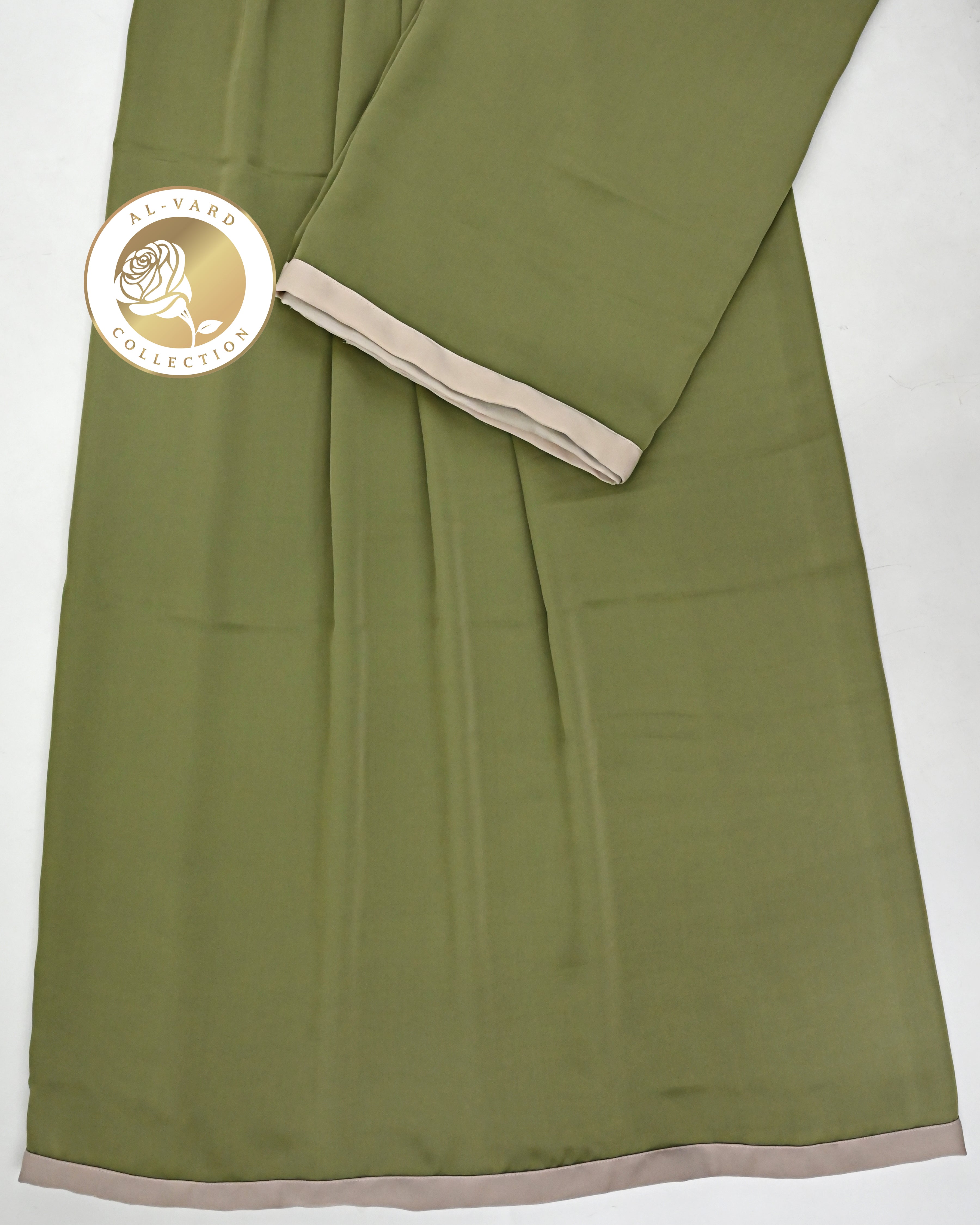 Chatni Green Abaya Ohbat Rida With Small Light Color Patti
