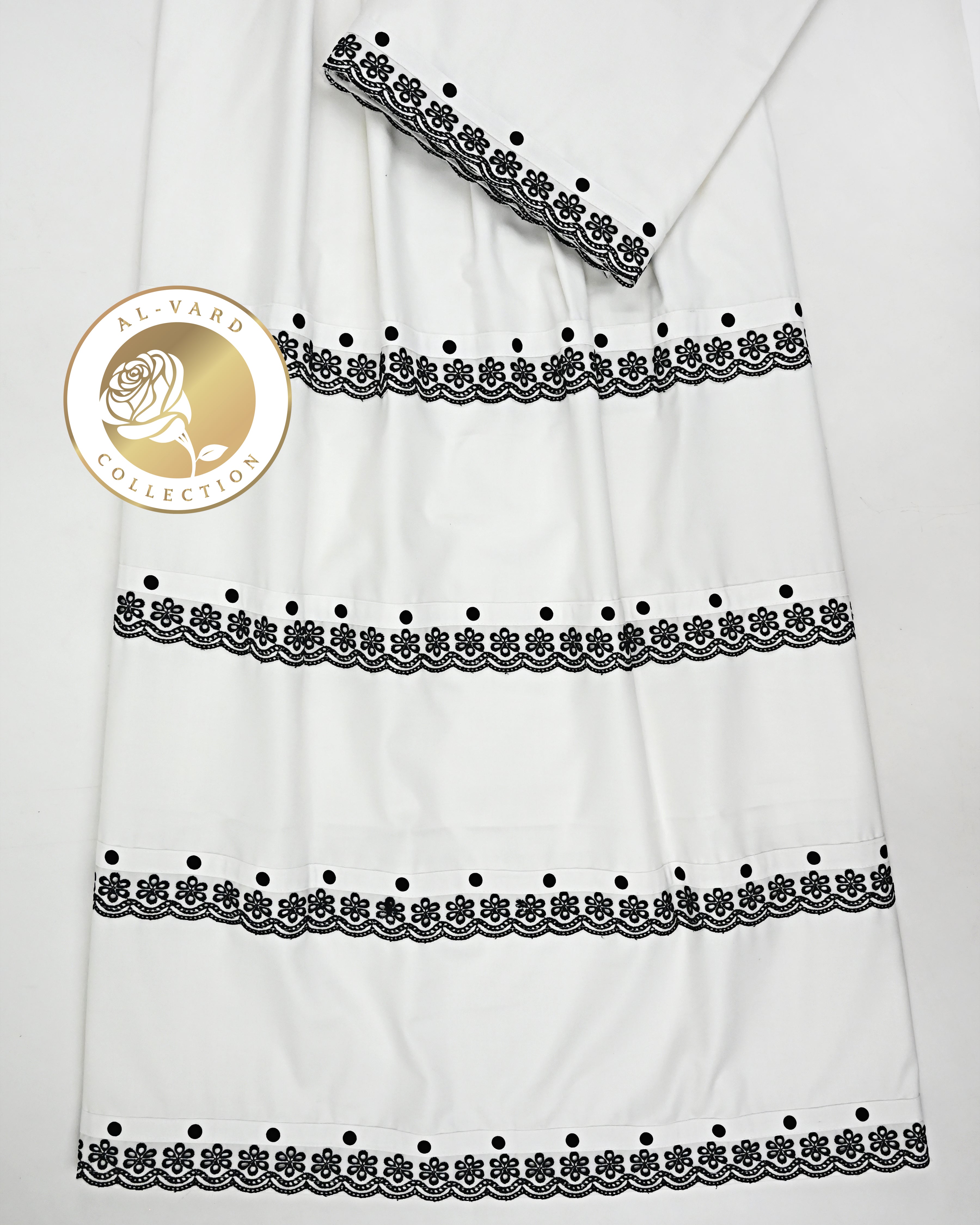 Milky White Rida With Smart Black Floral Lacing & Dots Patti-2350/-