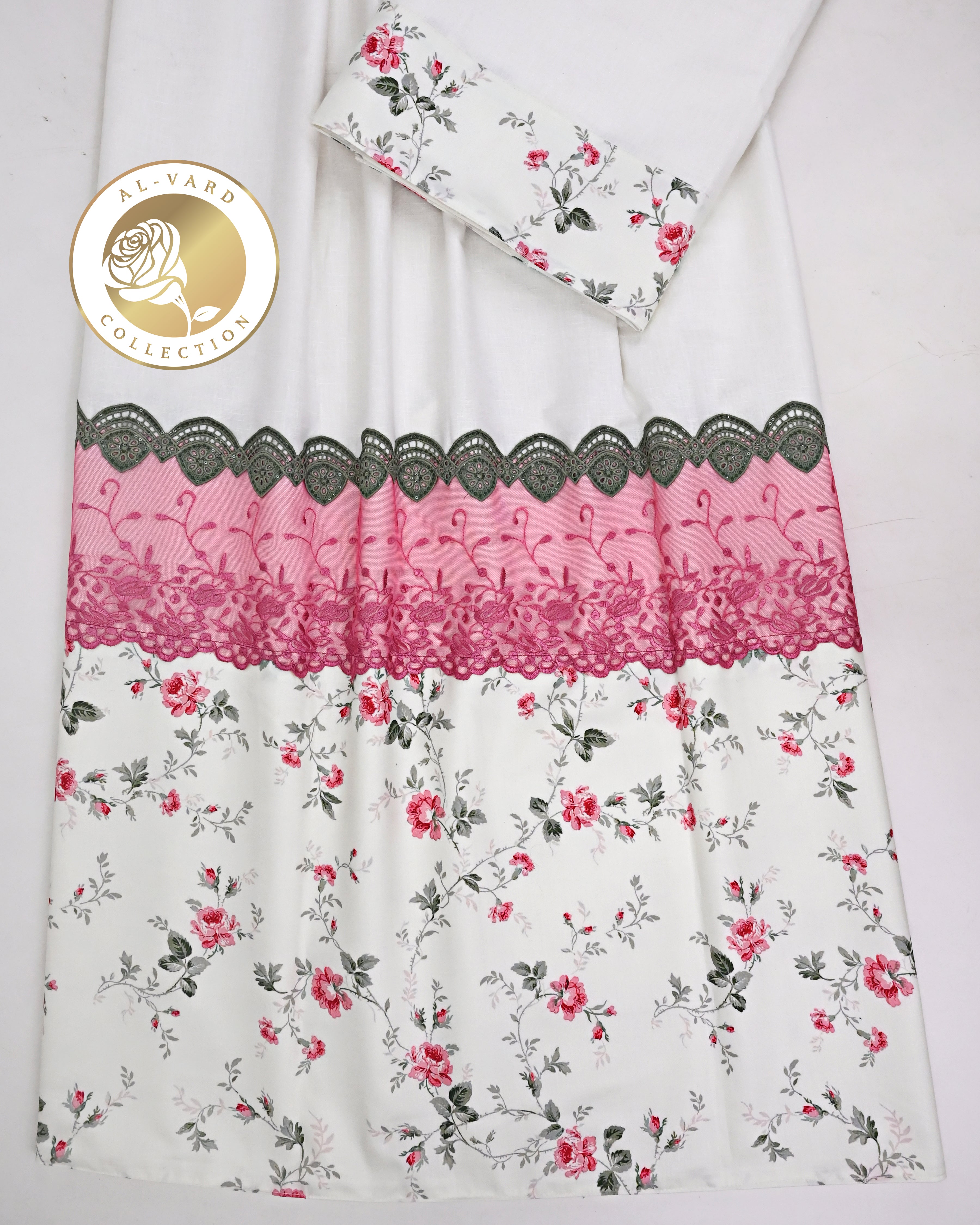 Snow White Rida With Smart Floral Print Panel & Smart Rani Pink Green Lacing