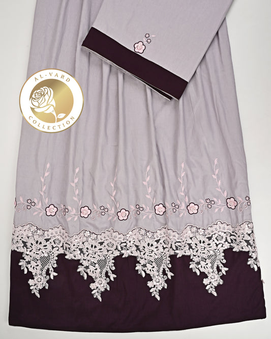 Light Purple Rida With Dark Panel Heavy Look Lace & LIte Aari Work