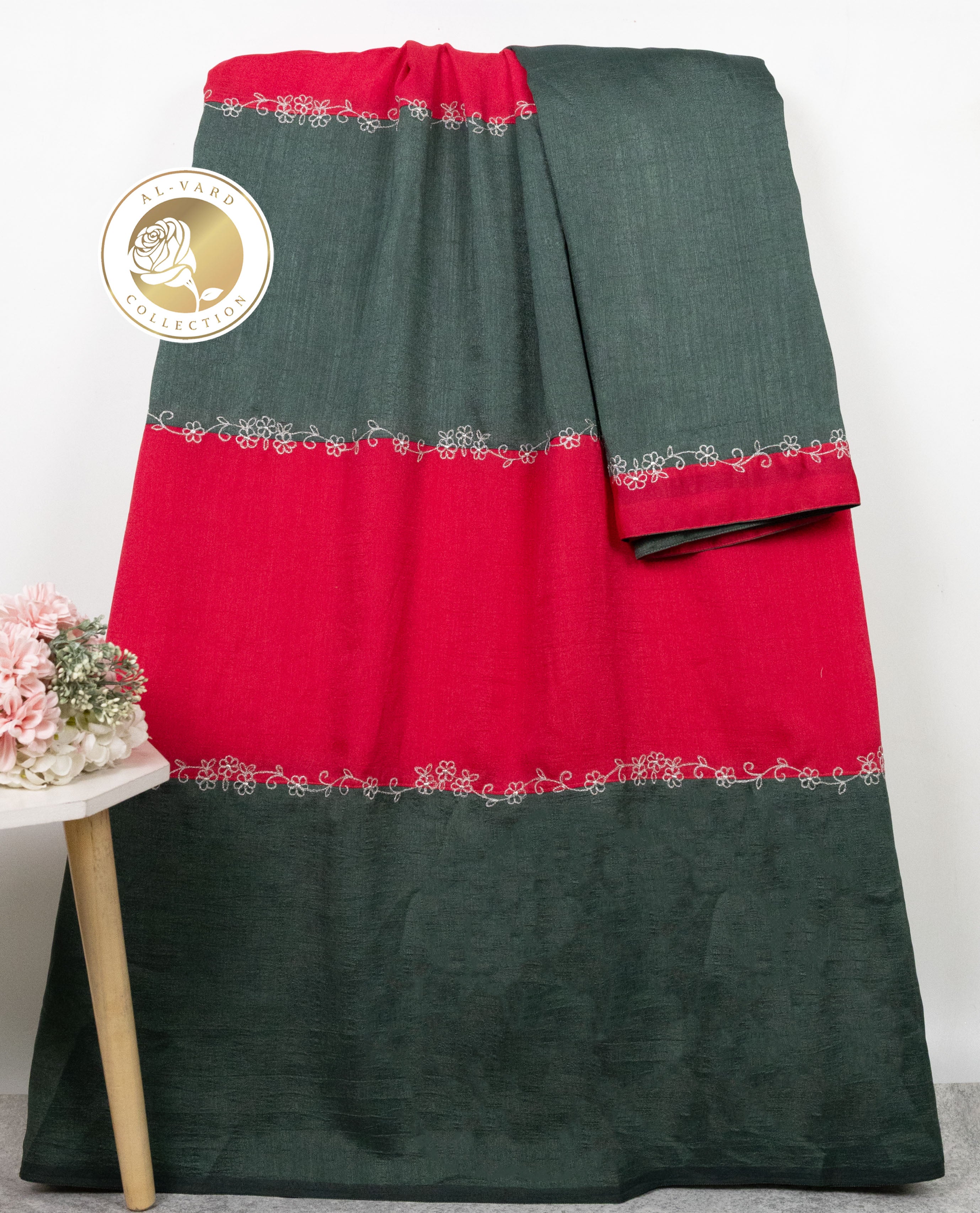 Castleton Green Rassberry 90 grm Silk Rida With Smart Embroidery Borders