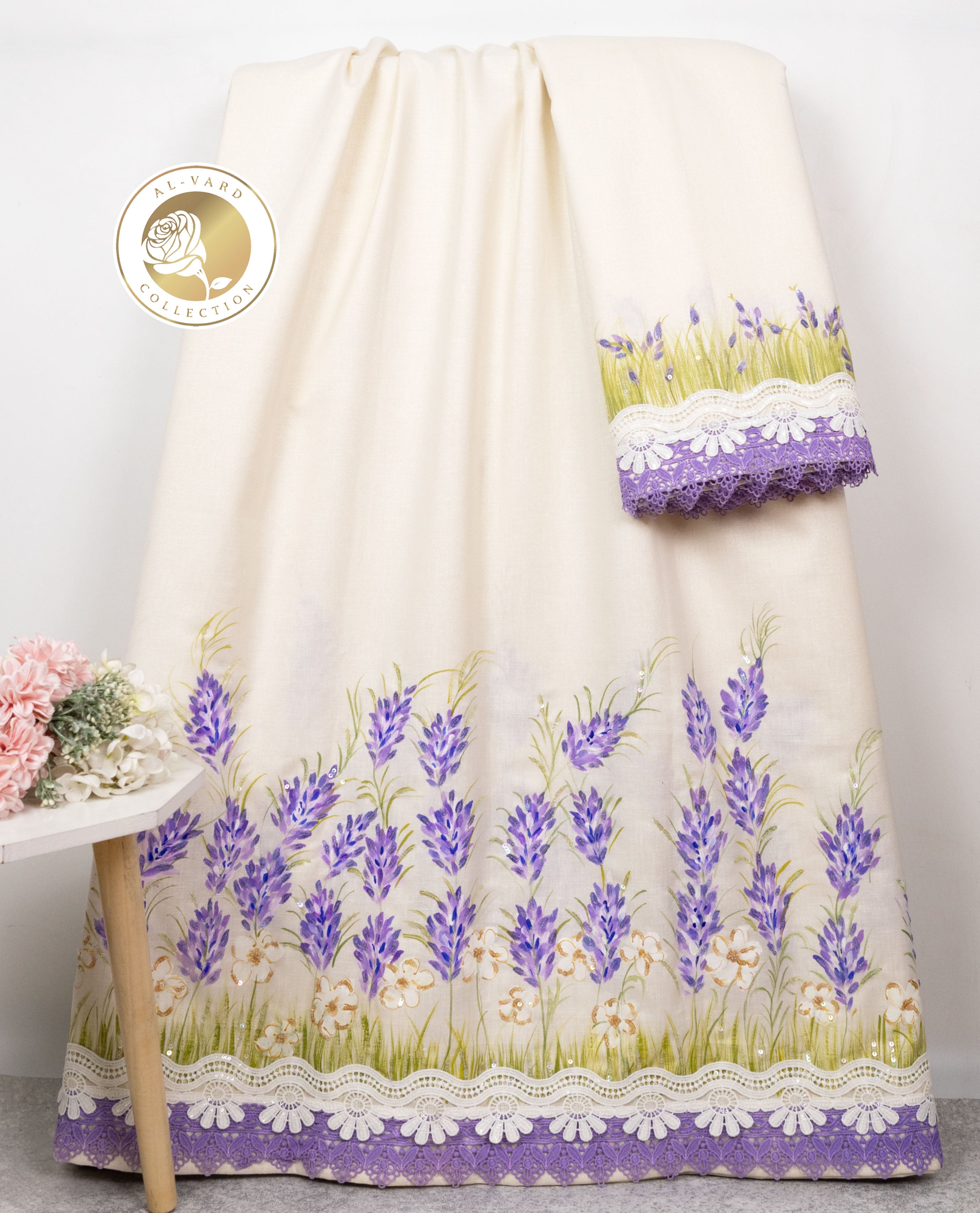 Cream Rida With Smart Floral Hand Painting All Over Tikri & Smart Lace