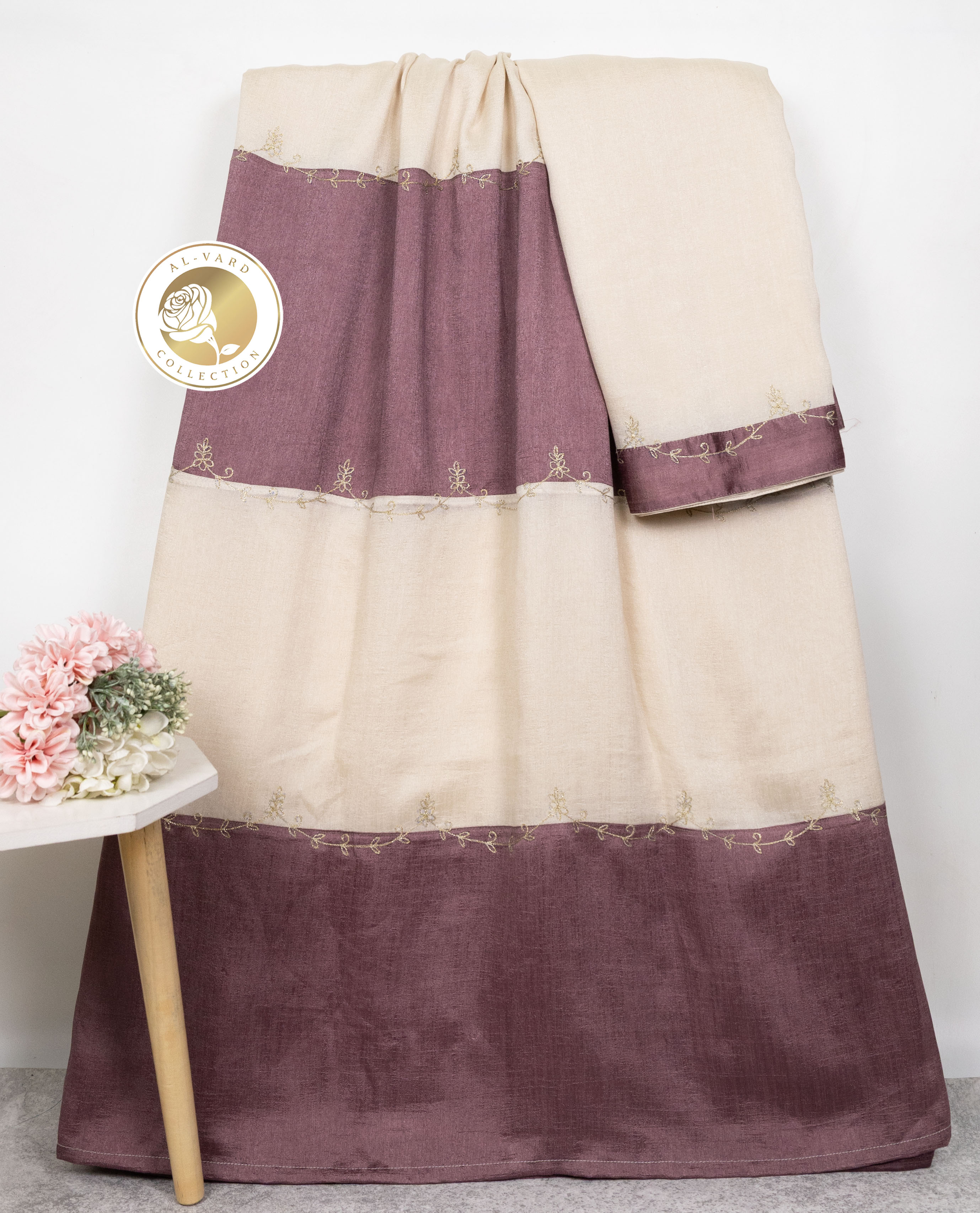 Mauve Ivory 90 Grm Silk Rida With Floral Embroidery Border & Ivory Pardi