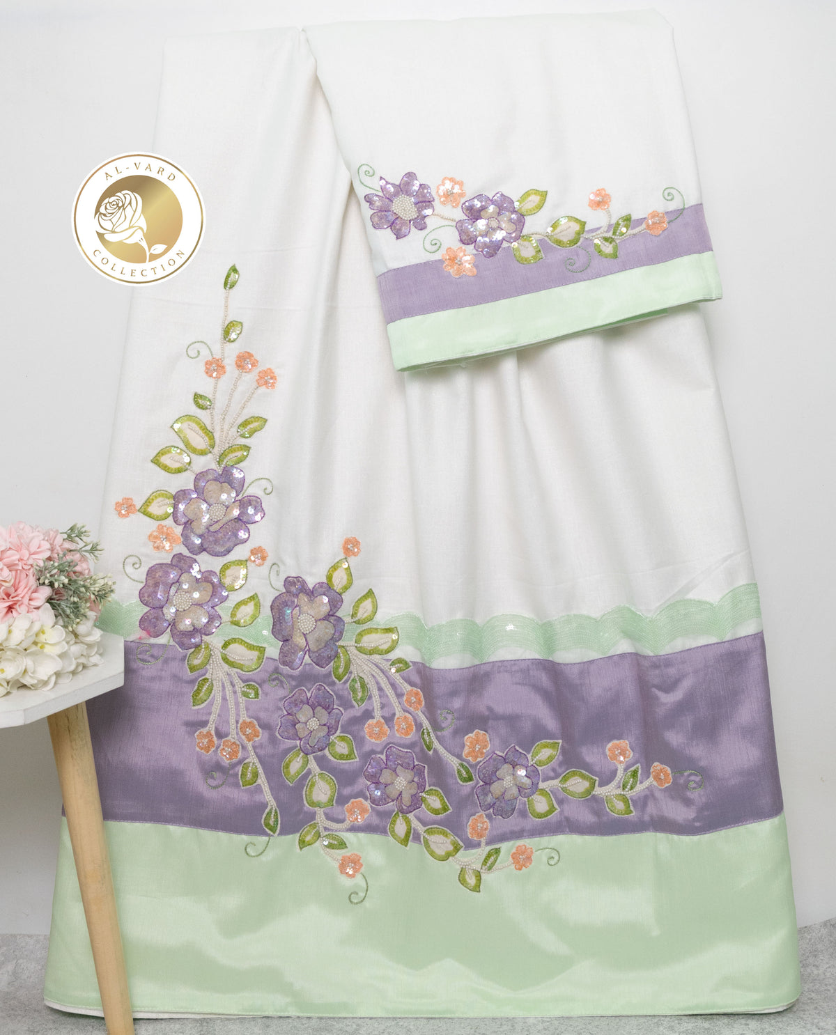 White Rida Off White Rida With Plain Panel Sequence Lace & MultiColor Floral Aari ...