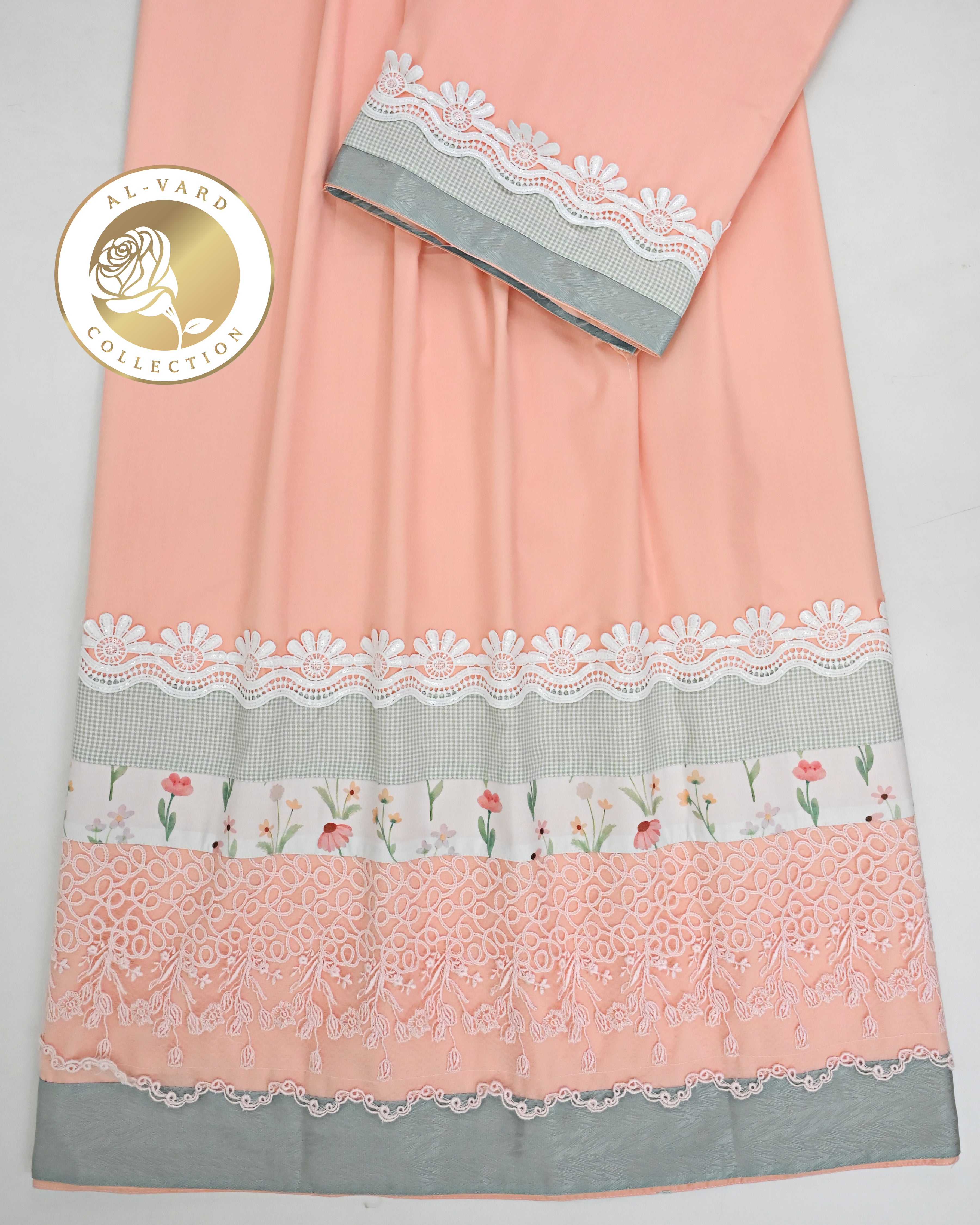 Light Peach Rida With Smart Floral Lace & Smart Diff Panel