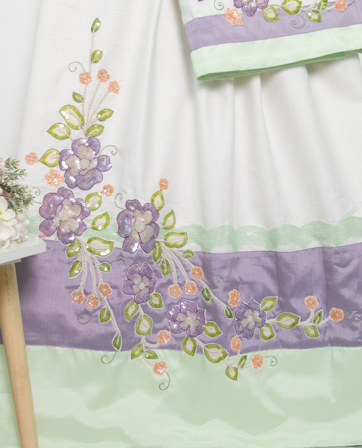 Off White Rida With Plain Panel Sequence Lace & MultiColor Floral Aari ...
