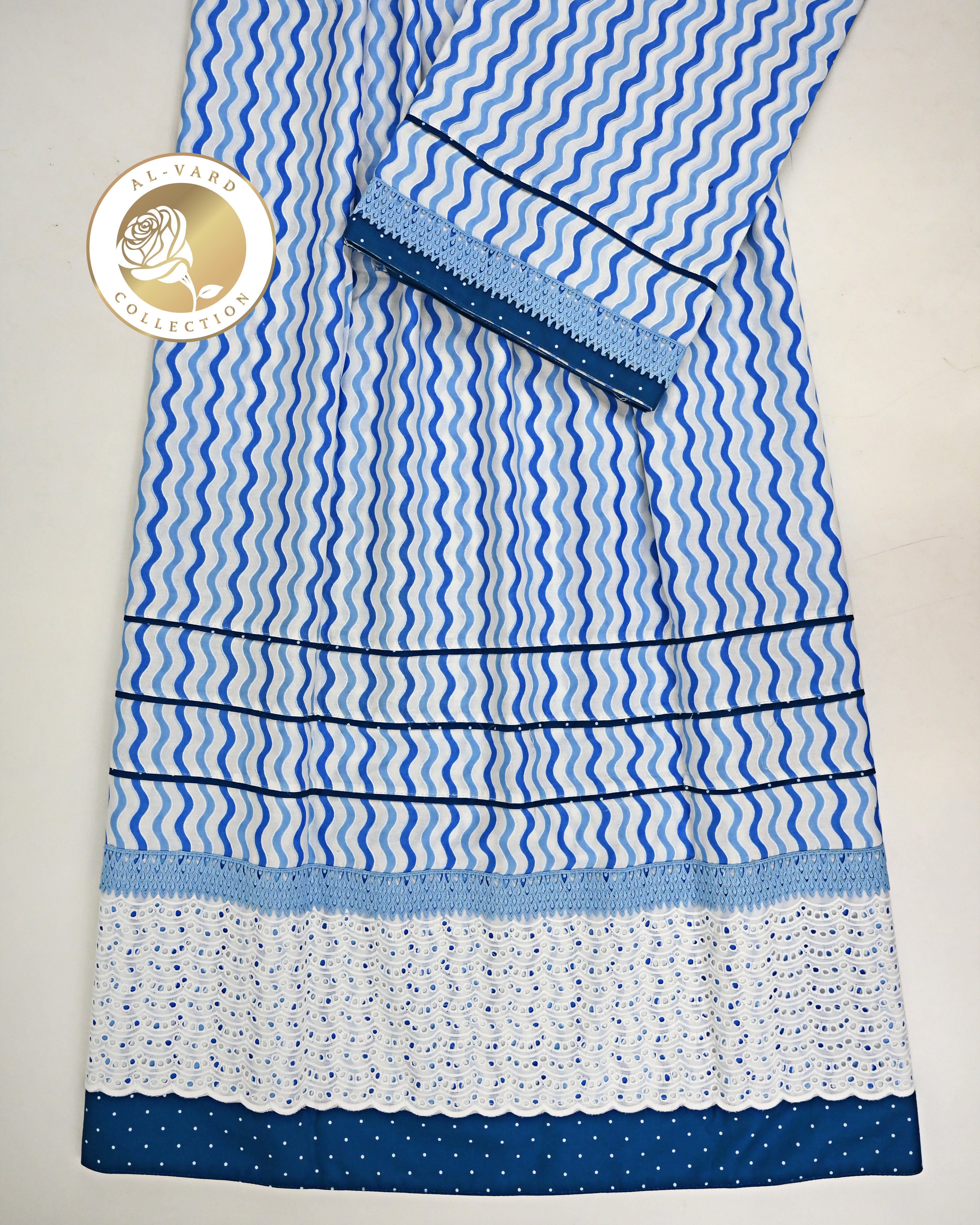 White & Blue Shade Waves Print Rida With Smart Lacing & Smart Pipin
