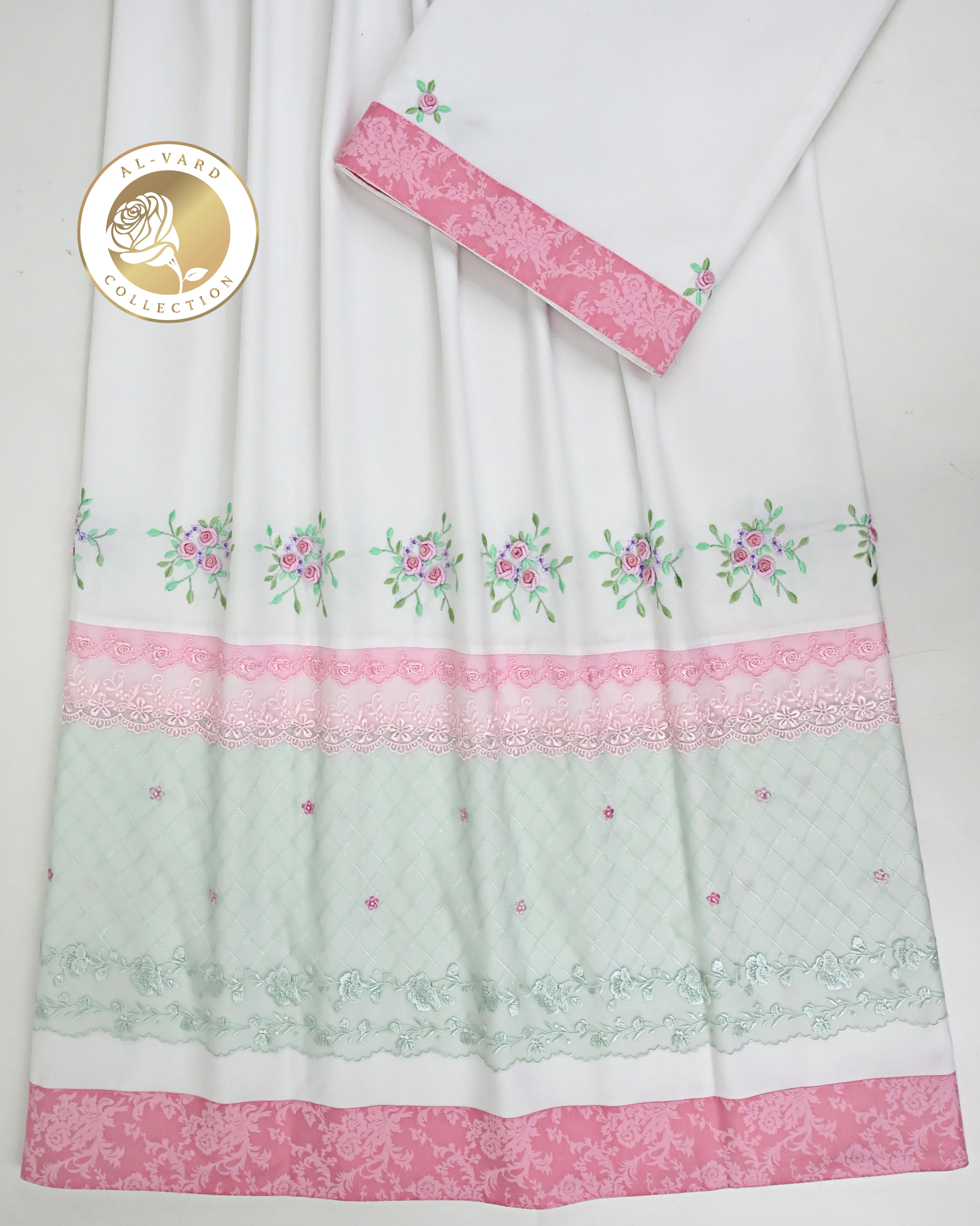 Milky White Rida With Smart Lacing Panel & All Over Bullion Border