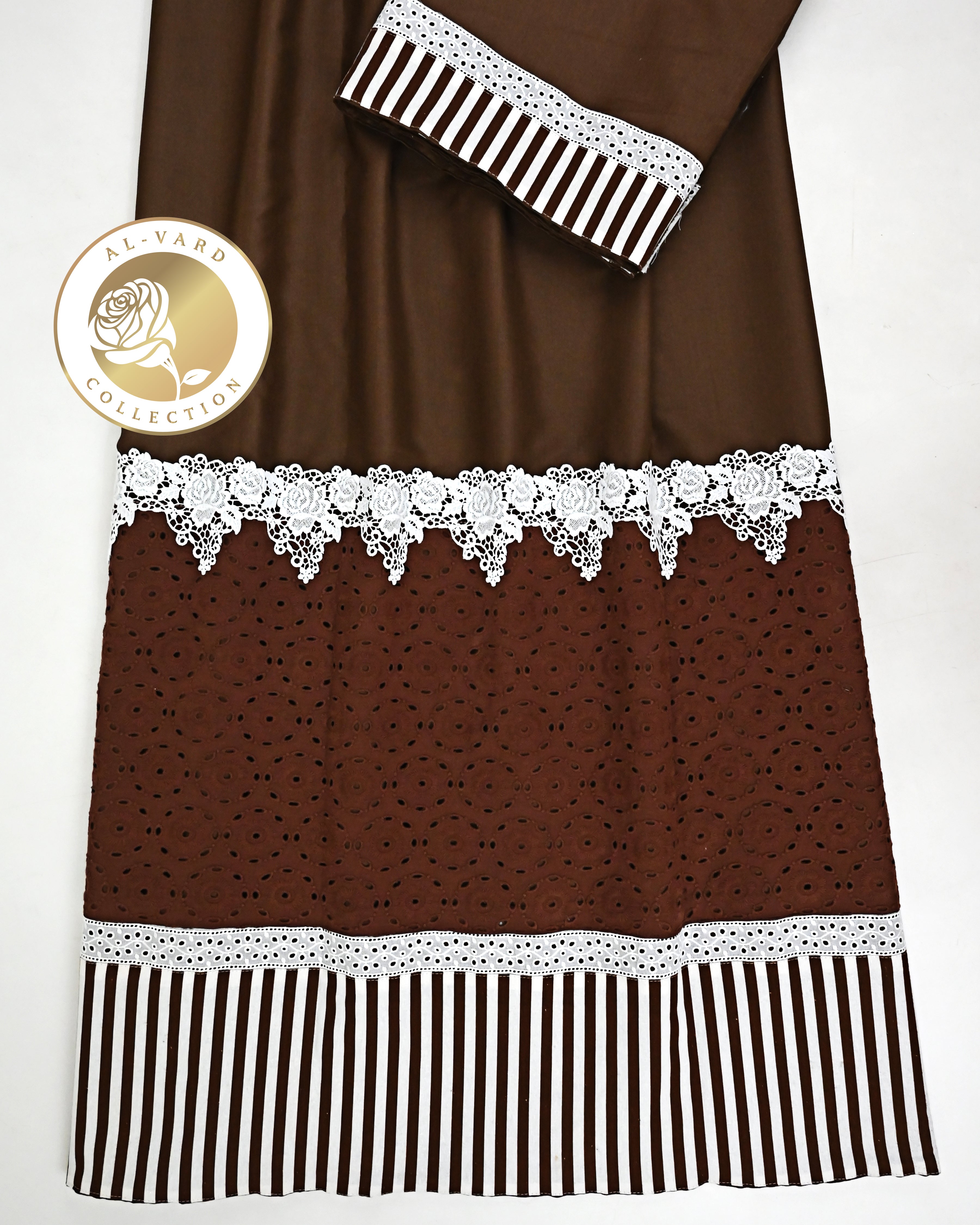 Chocolate Brown Rida With Smart White Lace Smart Hakoba & Stripes Panel