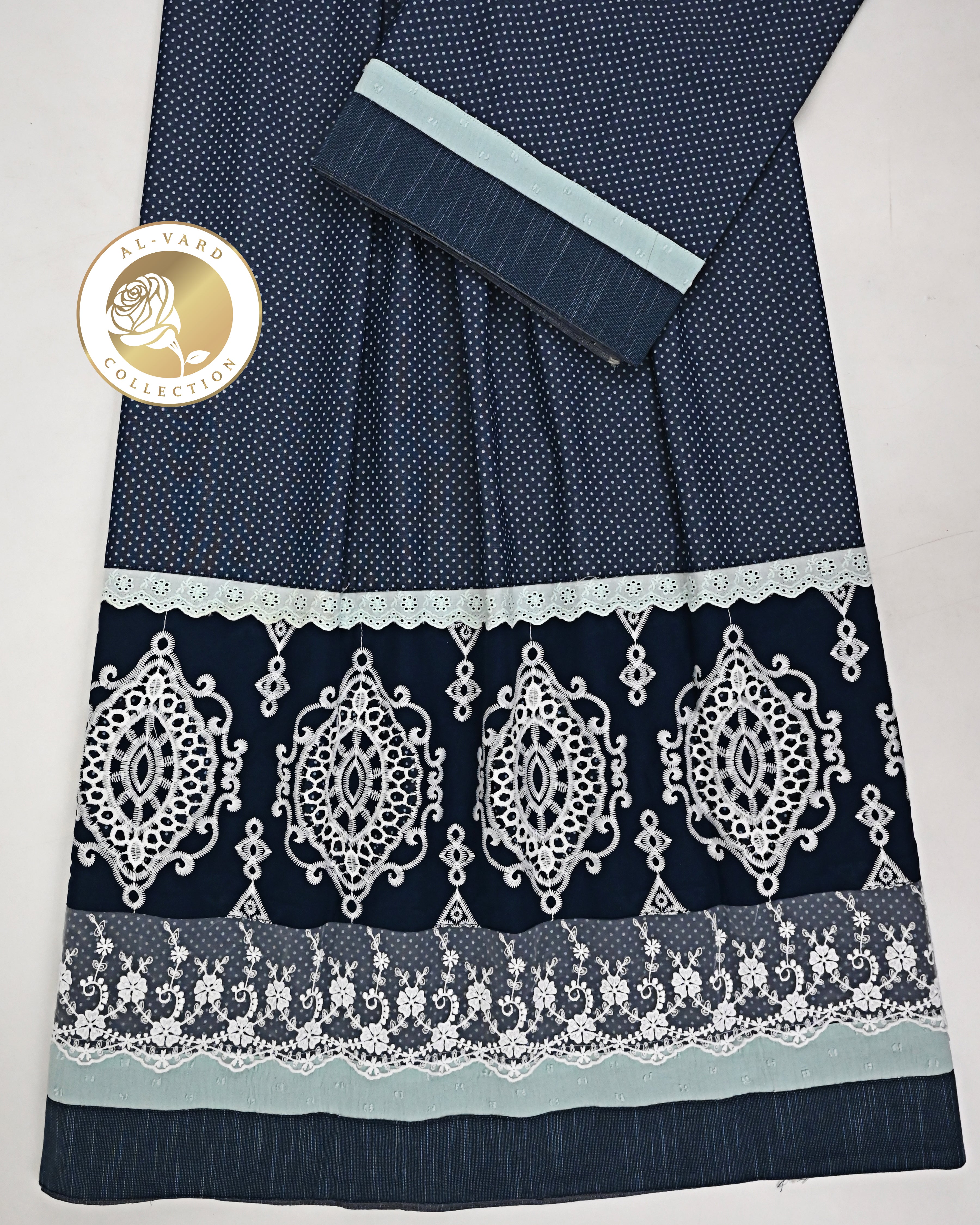 Dark Navy Blue White Dots Rida With Dark Floral Panel & Smart Lace