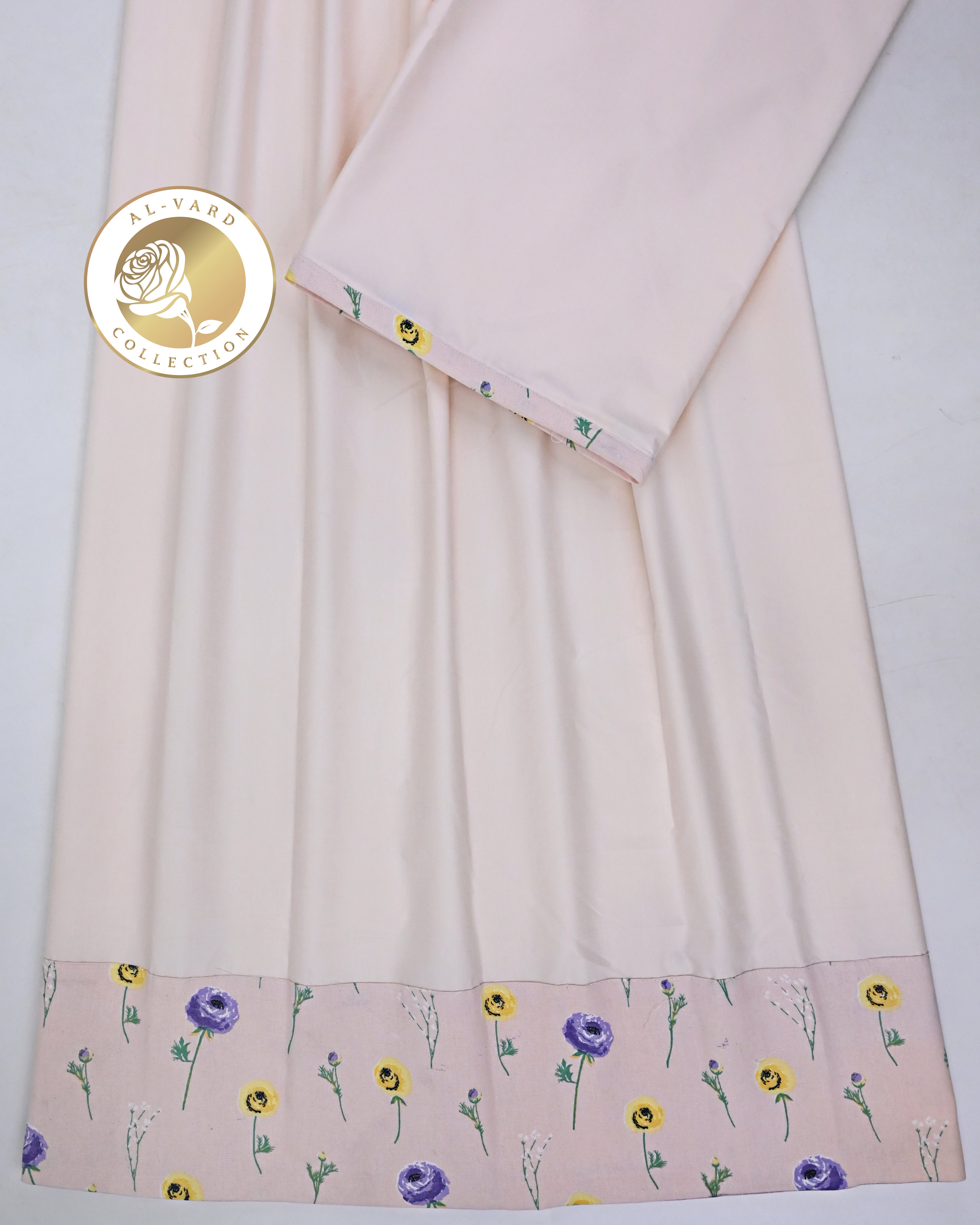 Cream Ohbat Rida With Smart Floral Imp Panel