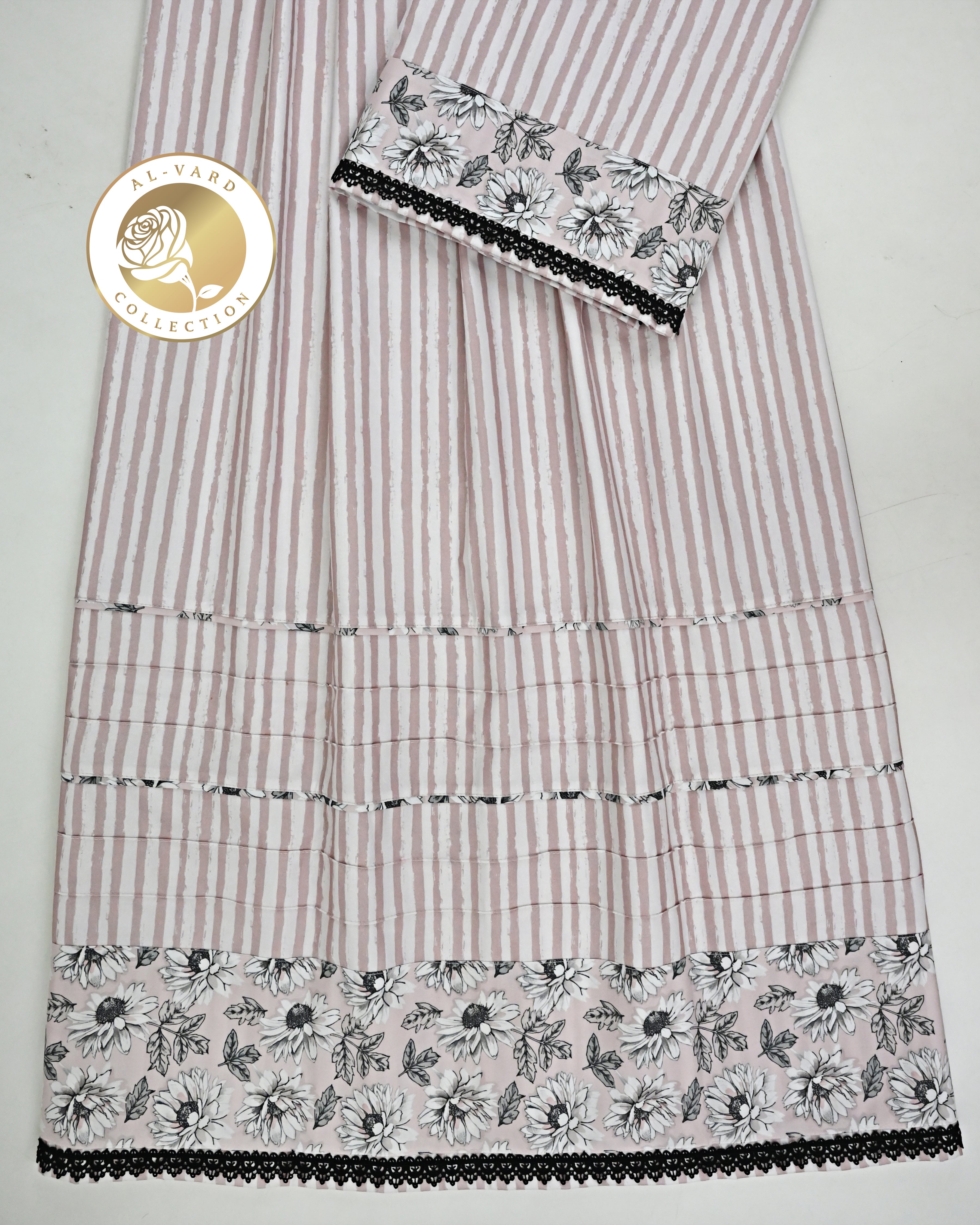 Muted Rose Off White Stripes Rida With Smart Floral Panel & Smart Pipin Pintex