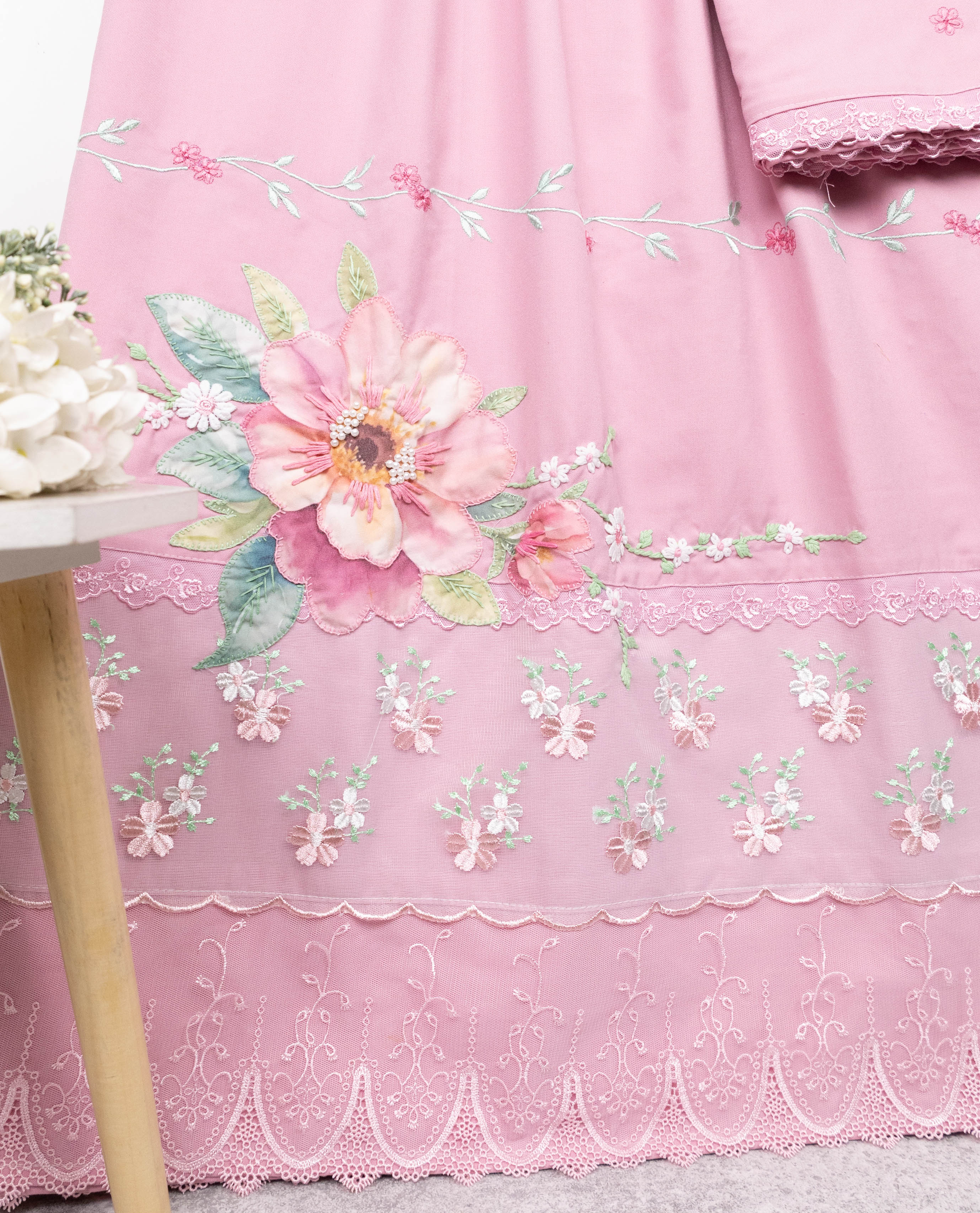 Baby Pink Rida With Smart Floral Lacing Floral Embroidery & Floral Work-3600/-