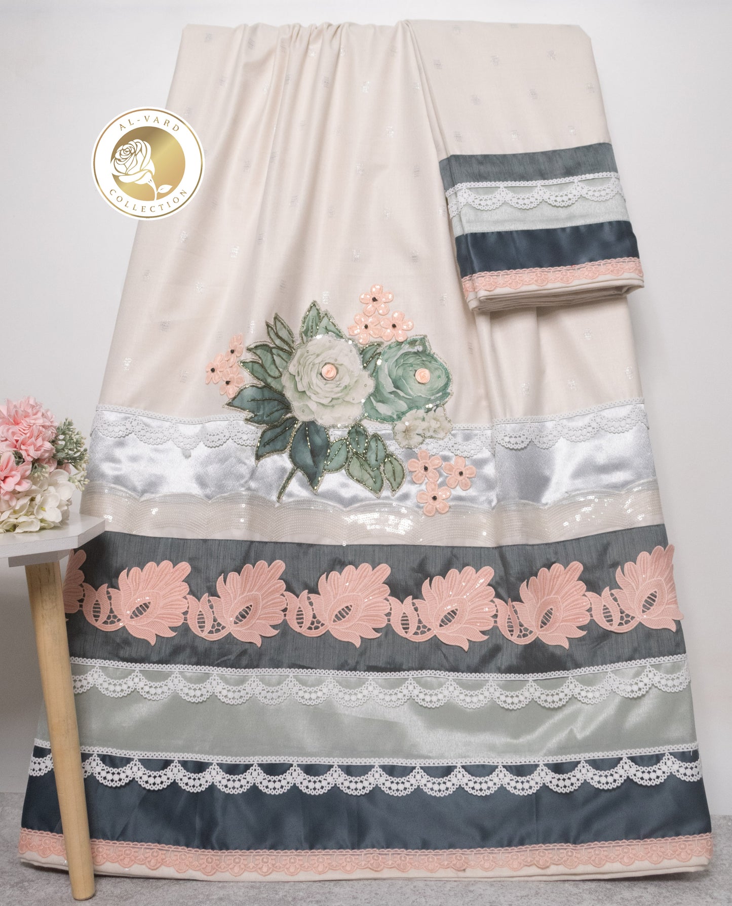 Off White Rida With Floral Applique Work & Smart Lace Panel
