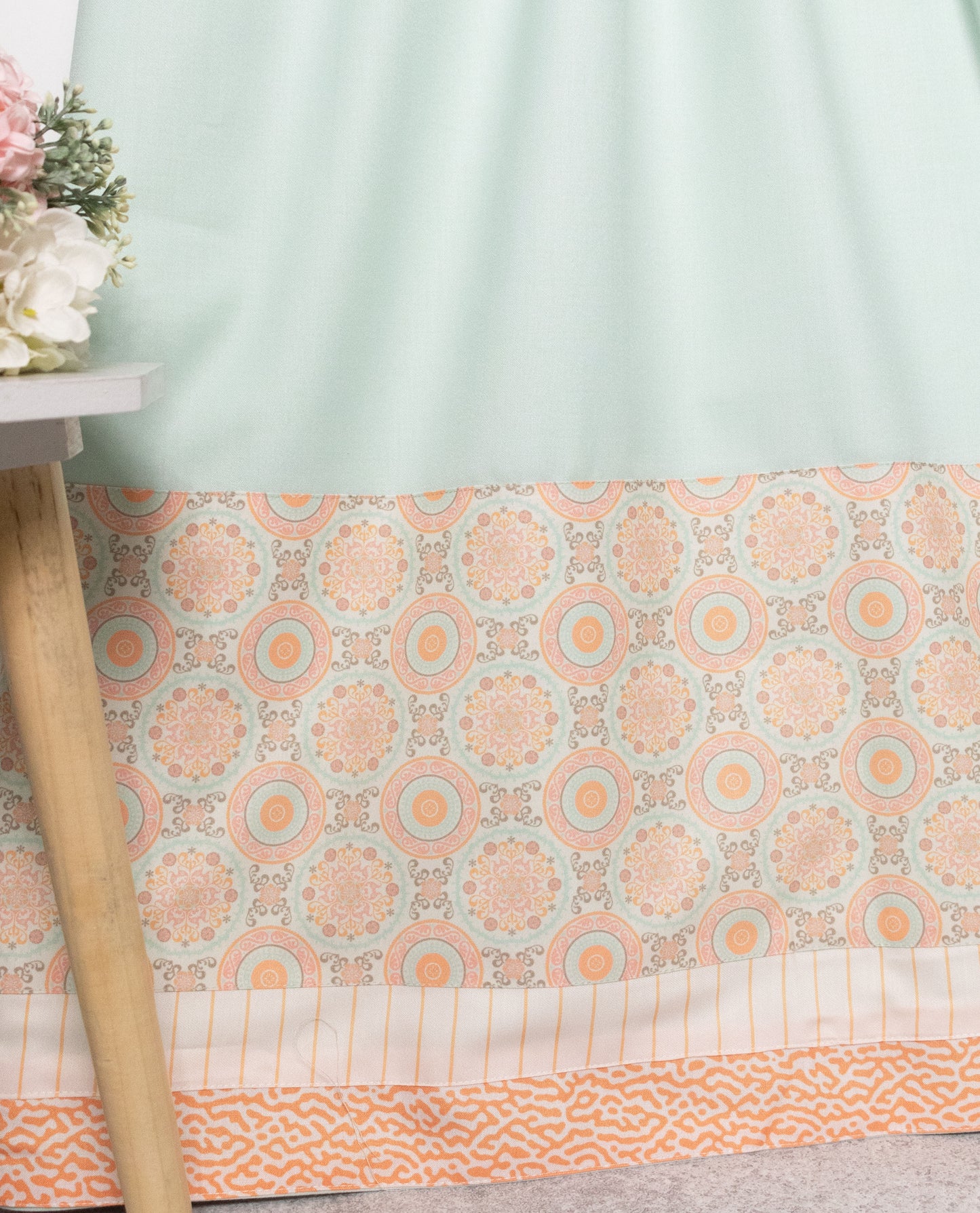 Pistachio Ohbat Rida With Smart Floral Panel