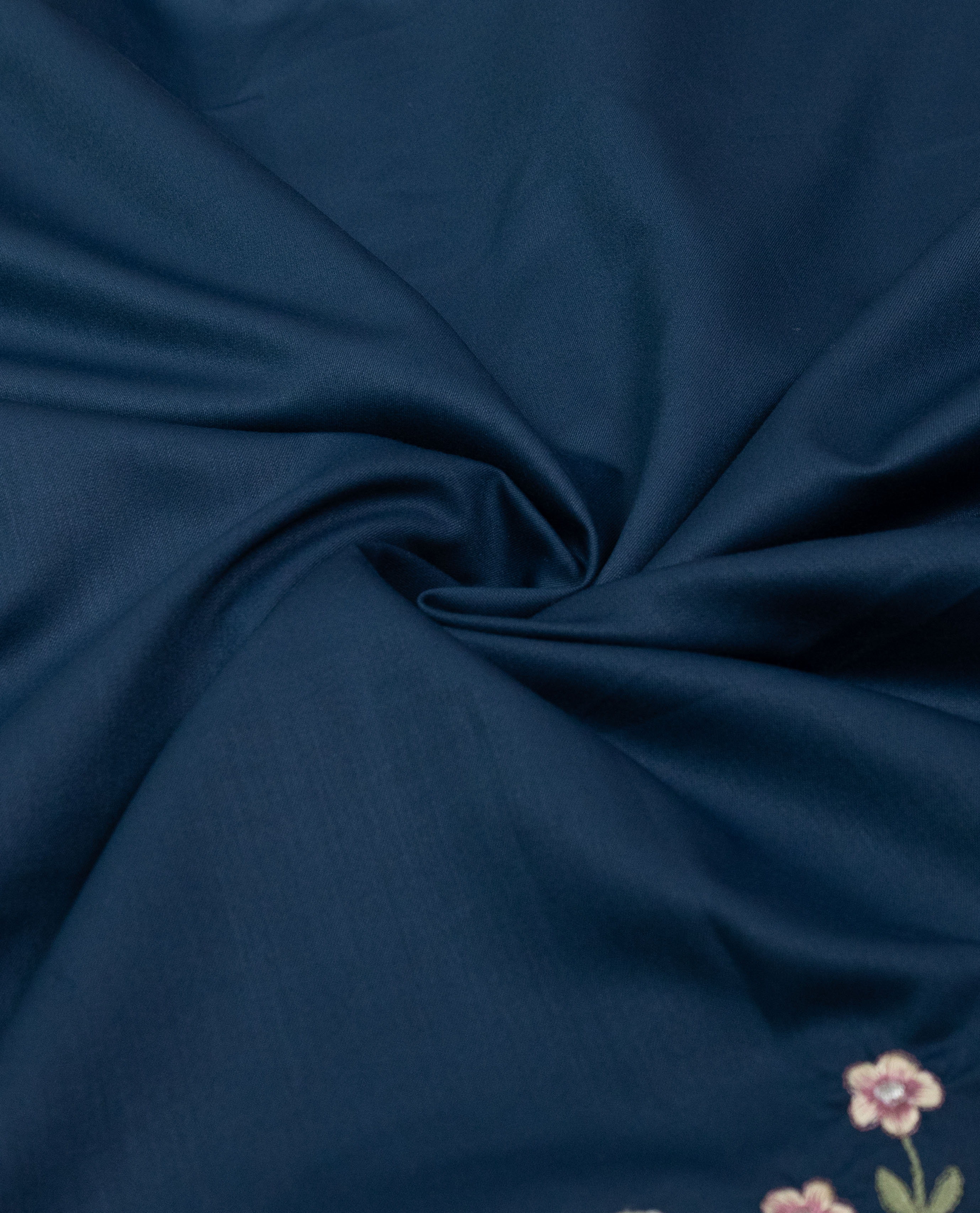 Dark Navy Blue Rida With Maroon Hakoba Belt Floral Applique & Smart Dark Panel