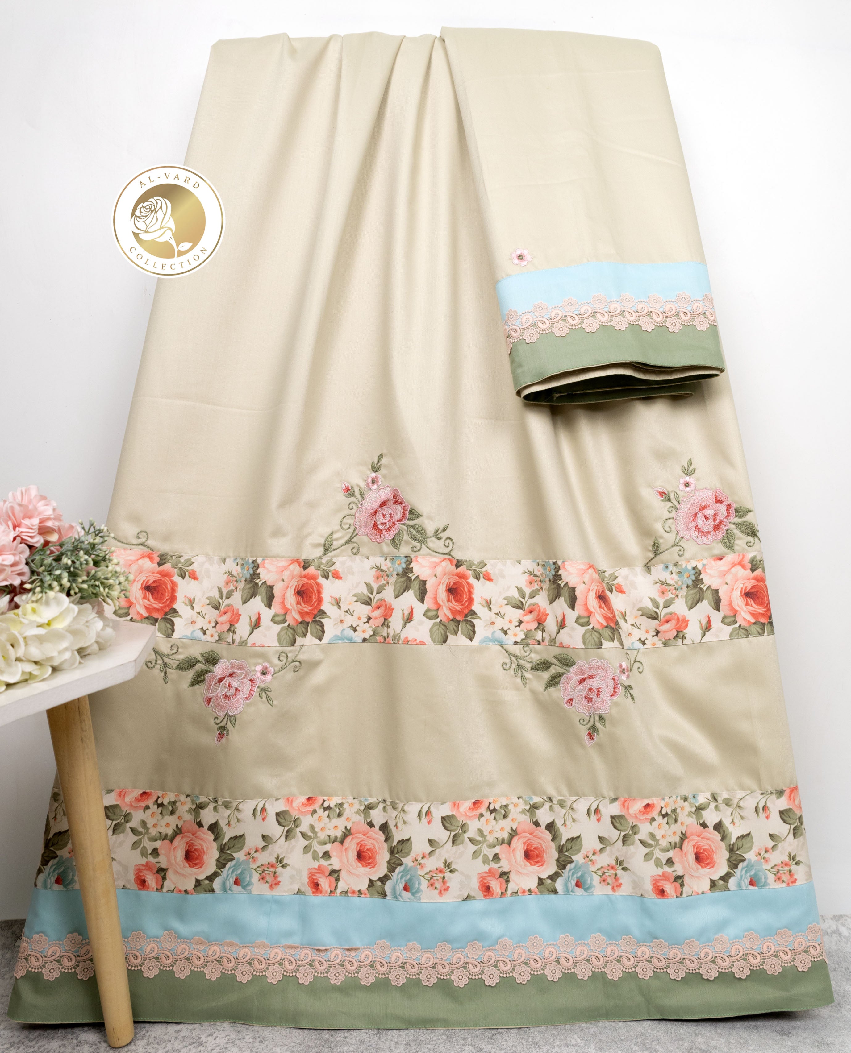 Beige Rida With Smart Floral Print Panel Floral Embroidery Work & Smart Lace