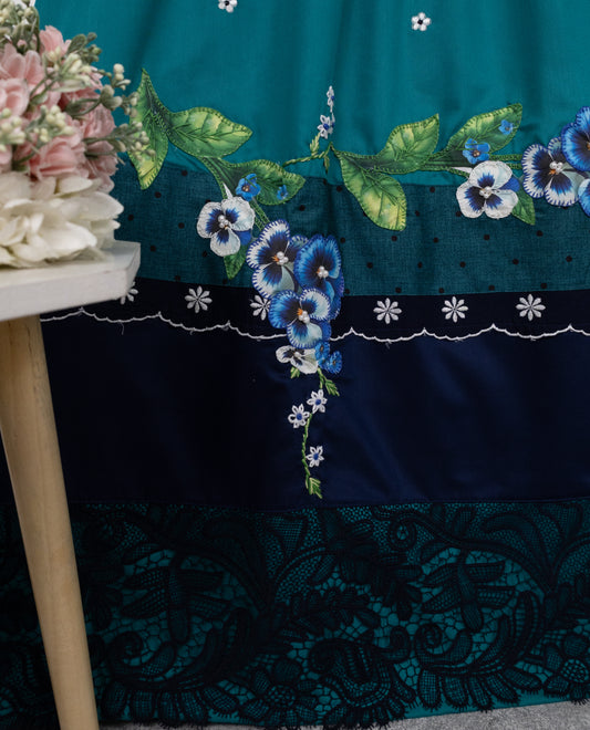 Dark Firozi Rida With Smart Black Lace & Purple  Floral Applique Work