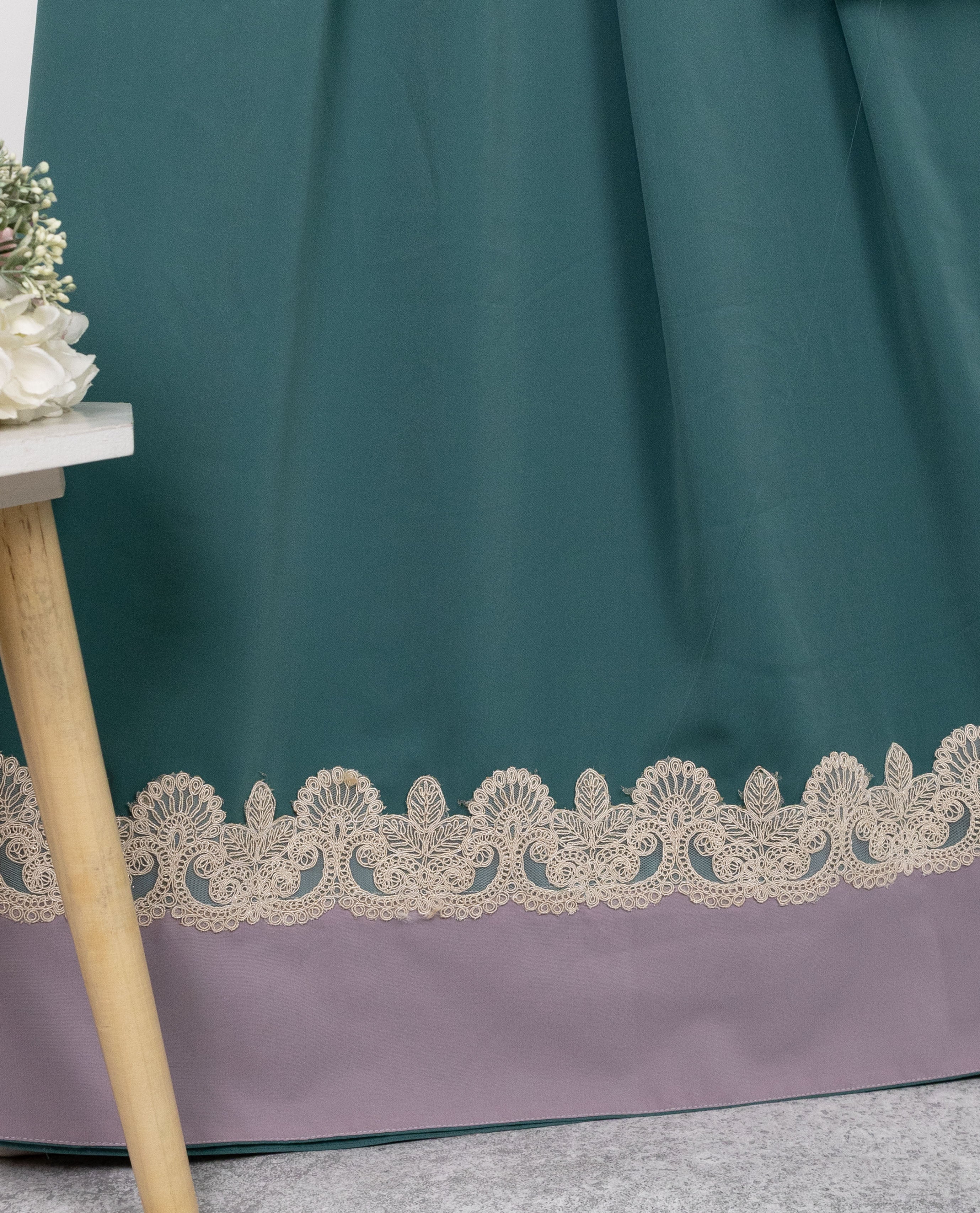 Persian Green Abaya Rida With Smart Golden Lace & Mauve Abaya Panel